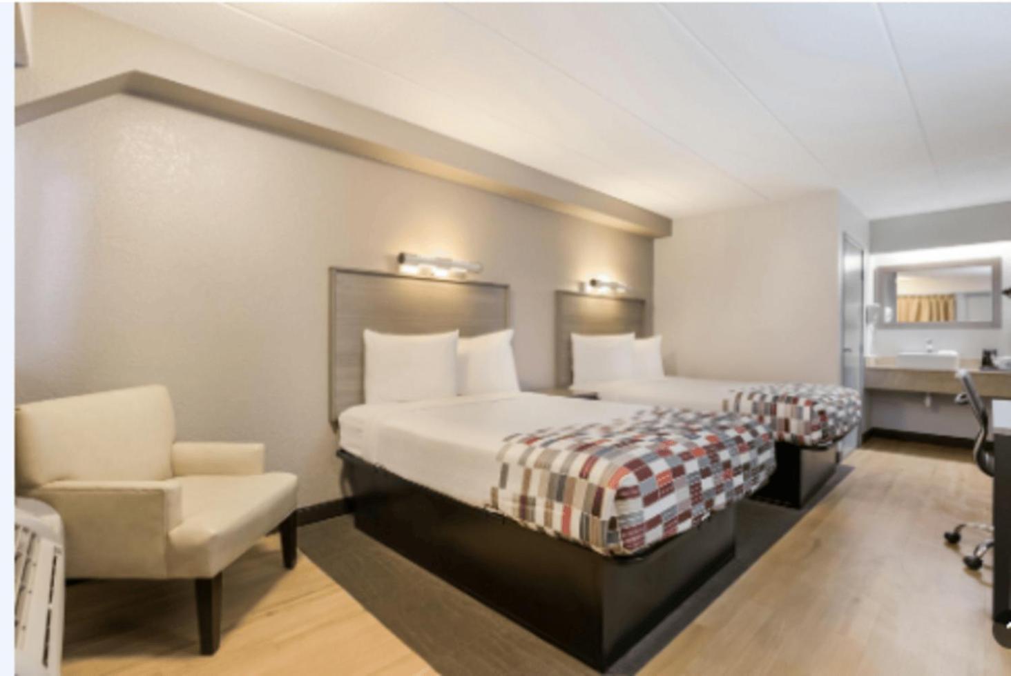 Deluxe Room with Two Double Beds Smoke Free