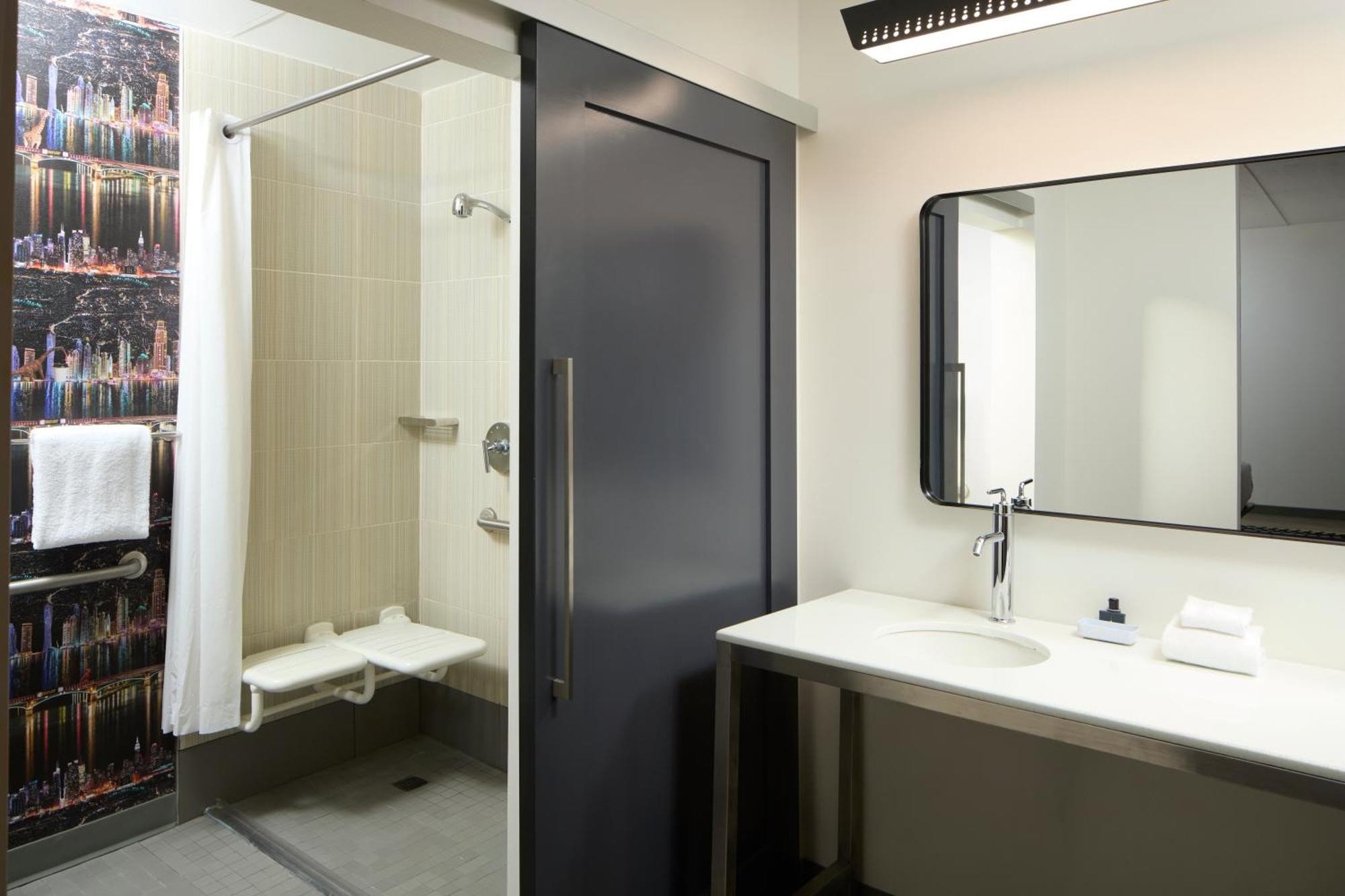 King Room with Transfer Shower - Mobility and Hearing Accessible