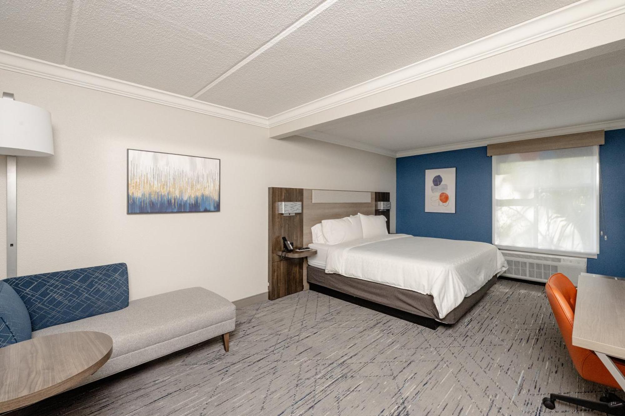 Standard King Room