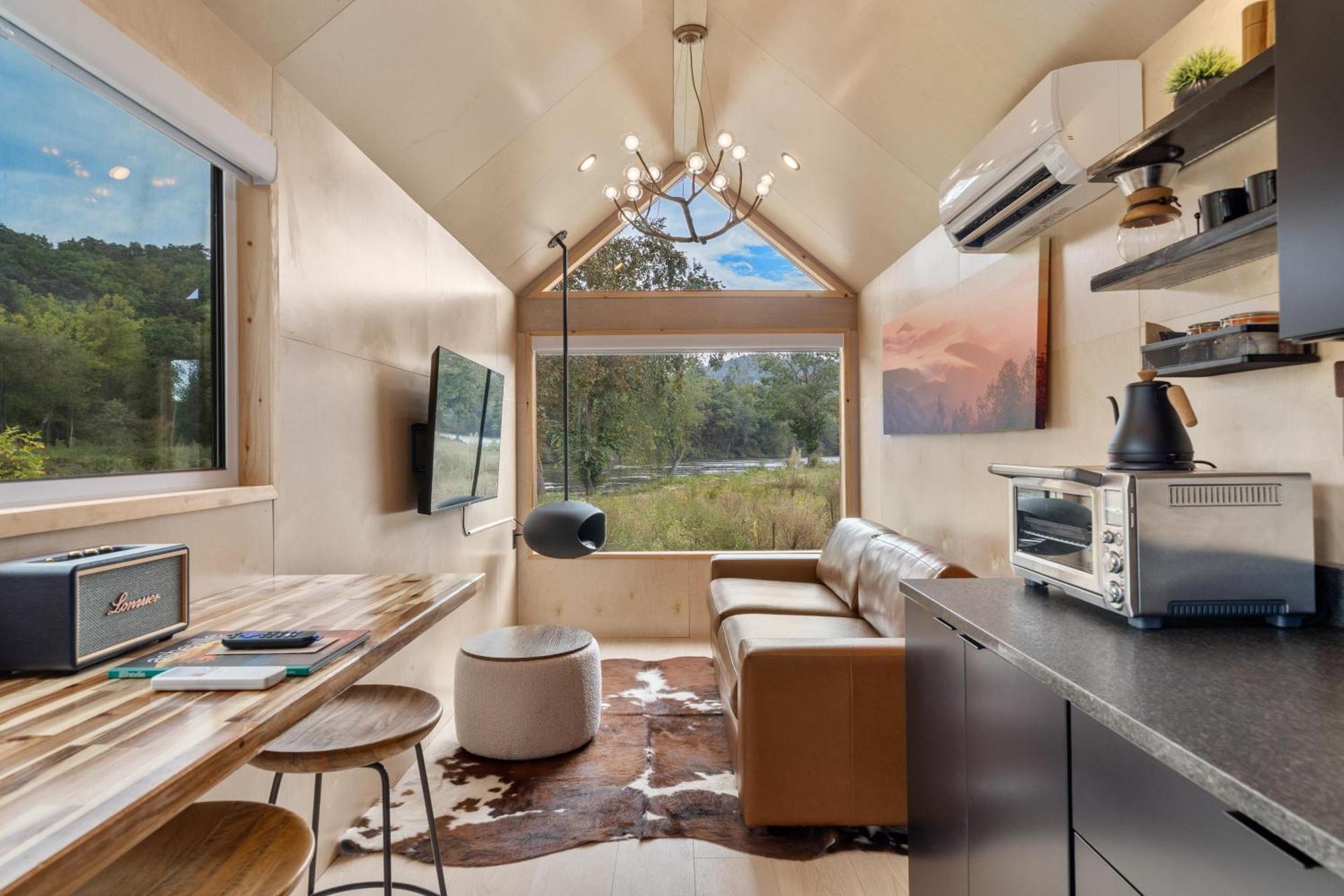 XL Looking Glass Cabin