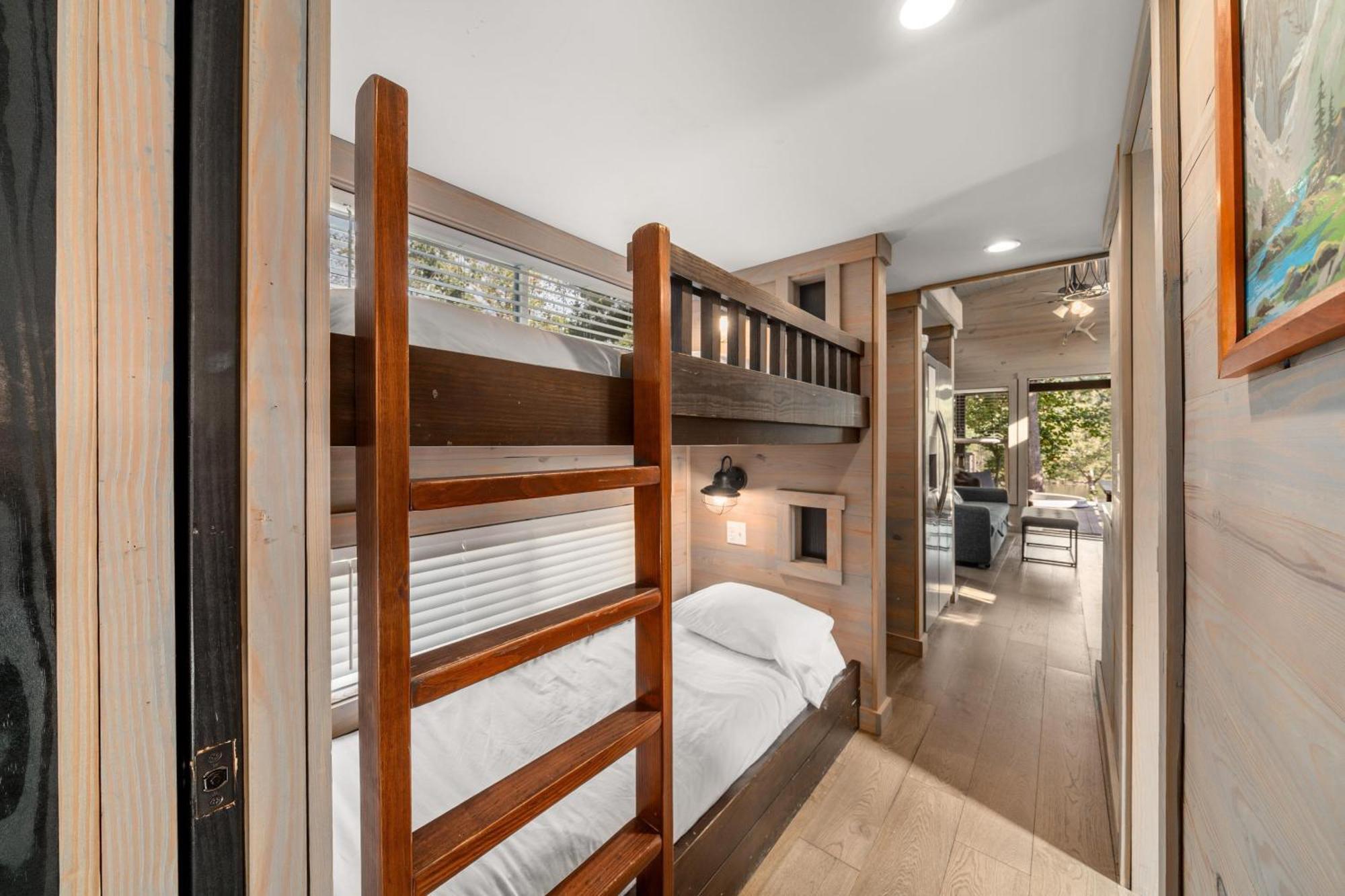 River View Bunk Cabin with Hot Tub