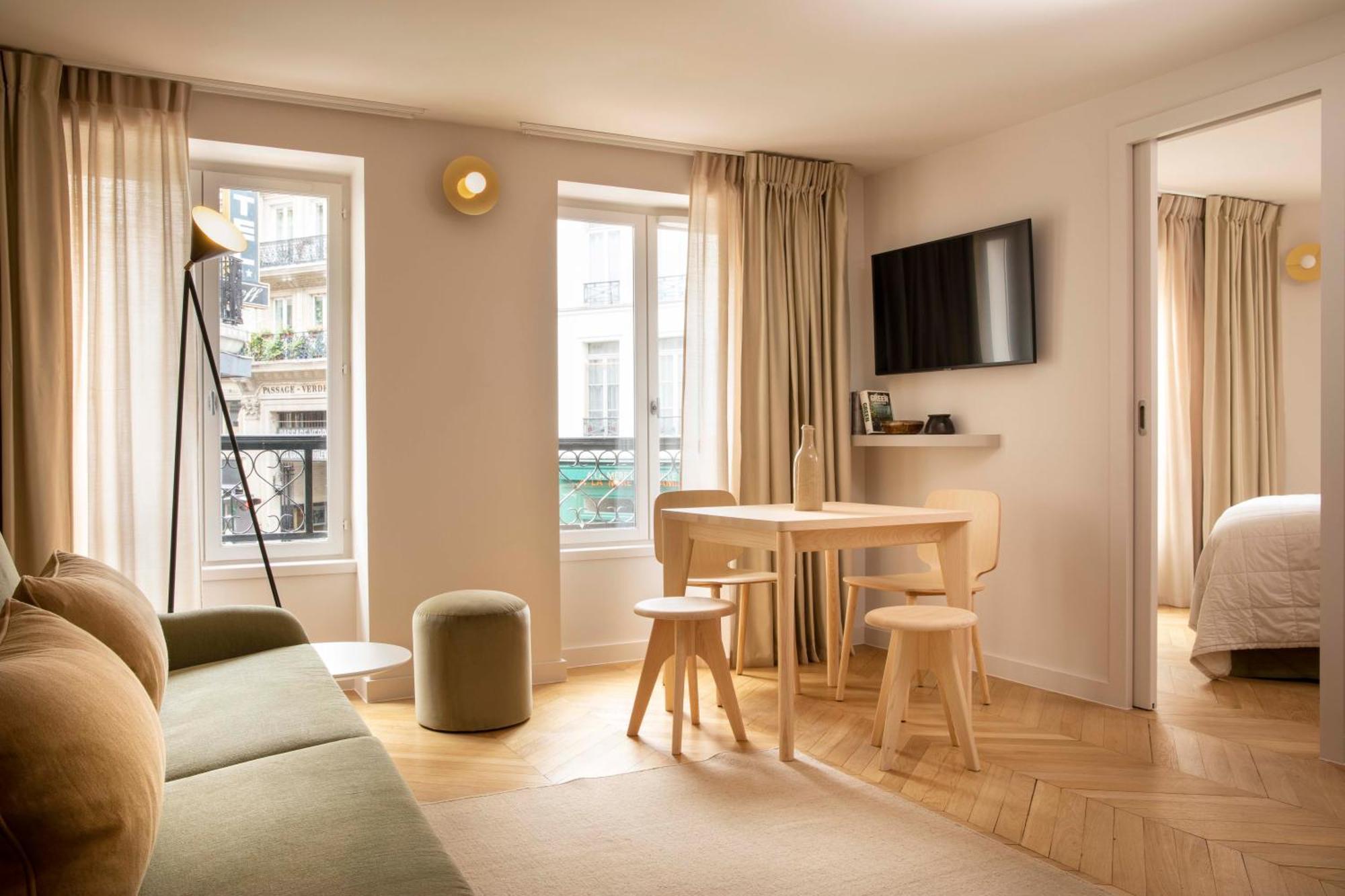 Appartements Classiques Communicants or Connecting Classic Apartments