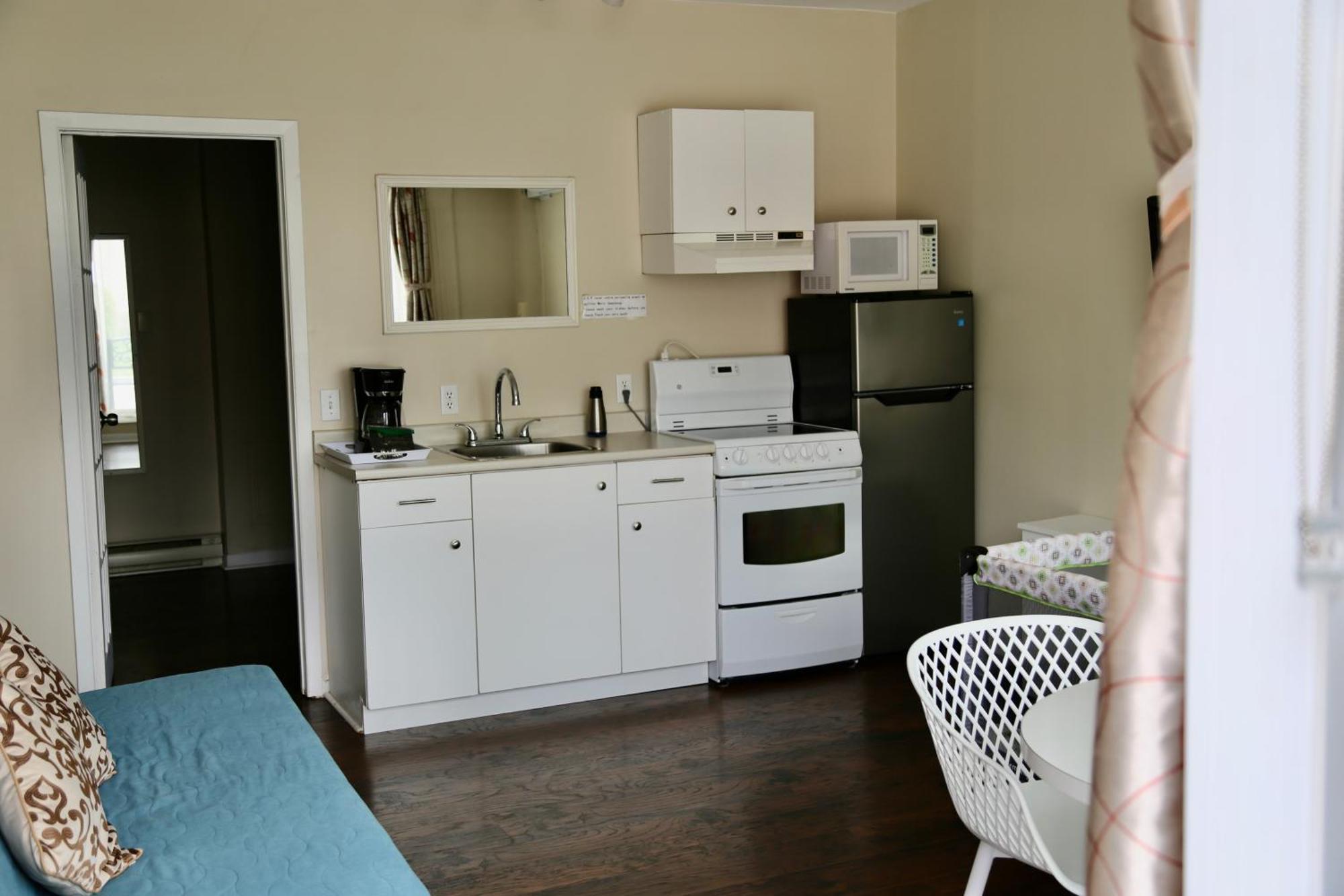 One-Bedroom Suite with Kitchenette