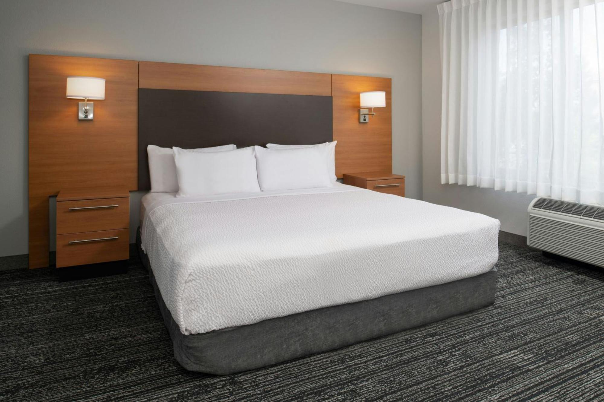 One-Bedroom King Suite
