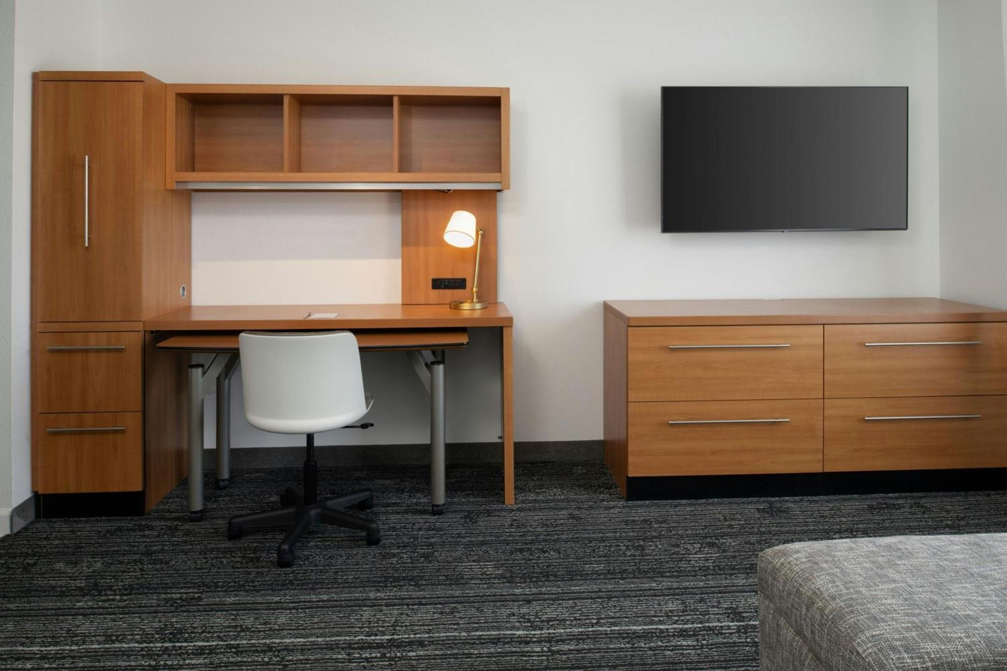 One-Bedroom King Suite