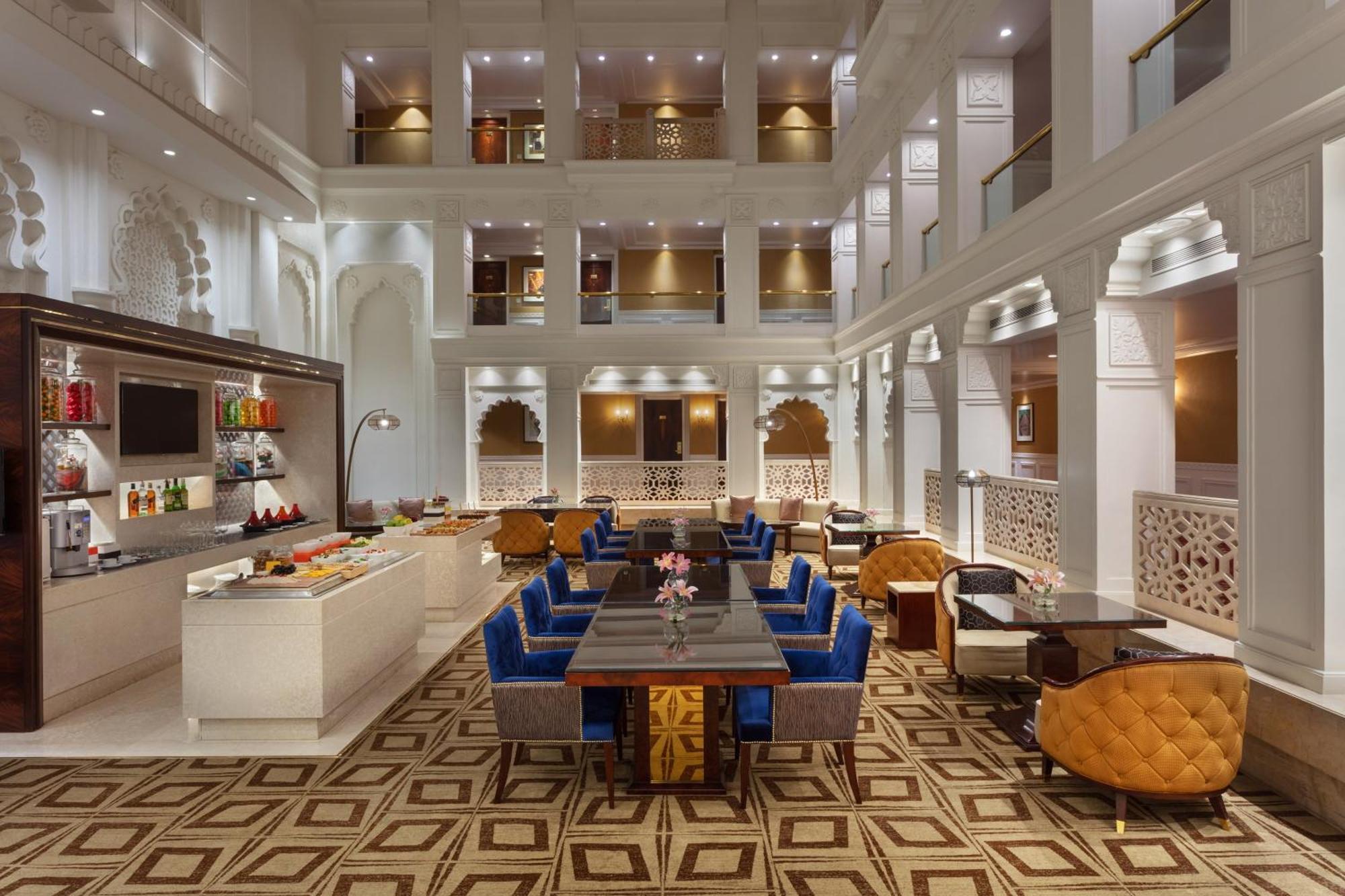 Executive King Suite Room with Lounge Access - Complimentary IMFL from 6pm to 8pm