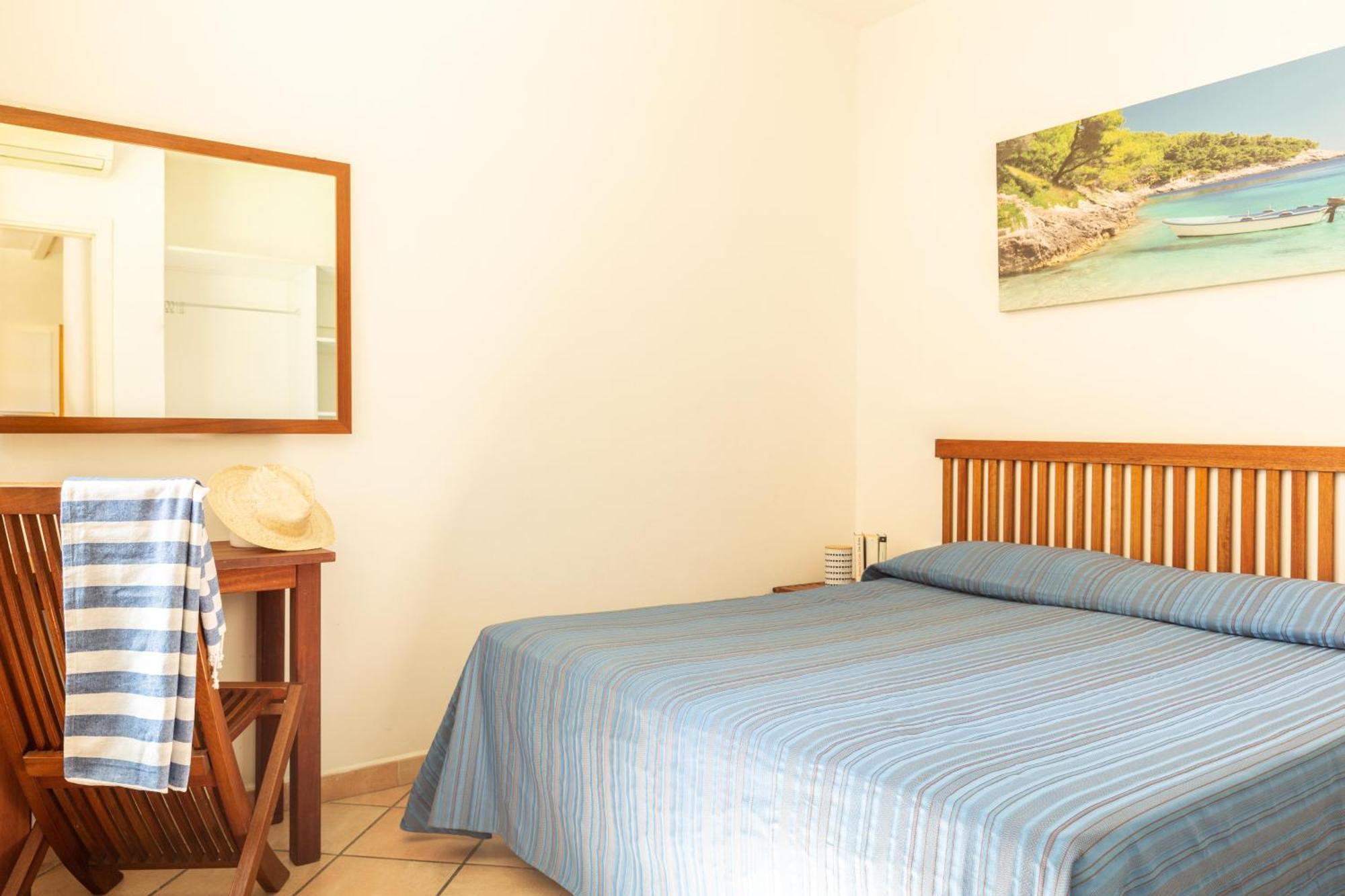 Superior One-Bedroom Cottage (4 Adults)