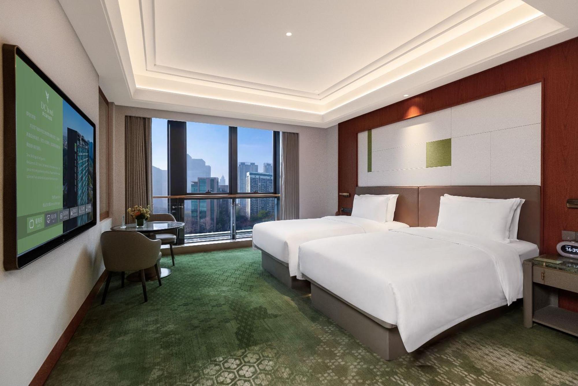 Residence with Two Twin Beds and Kitchen
