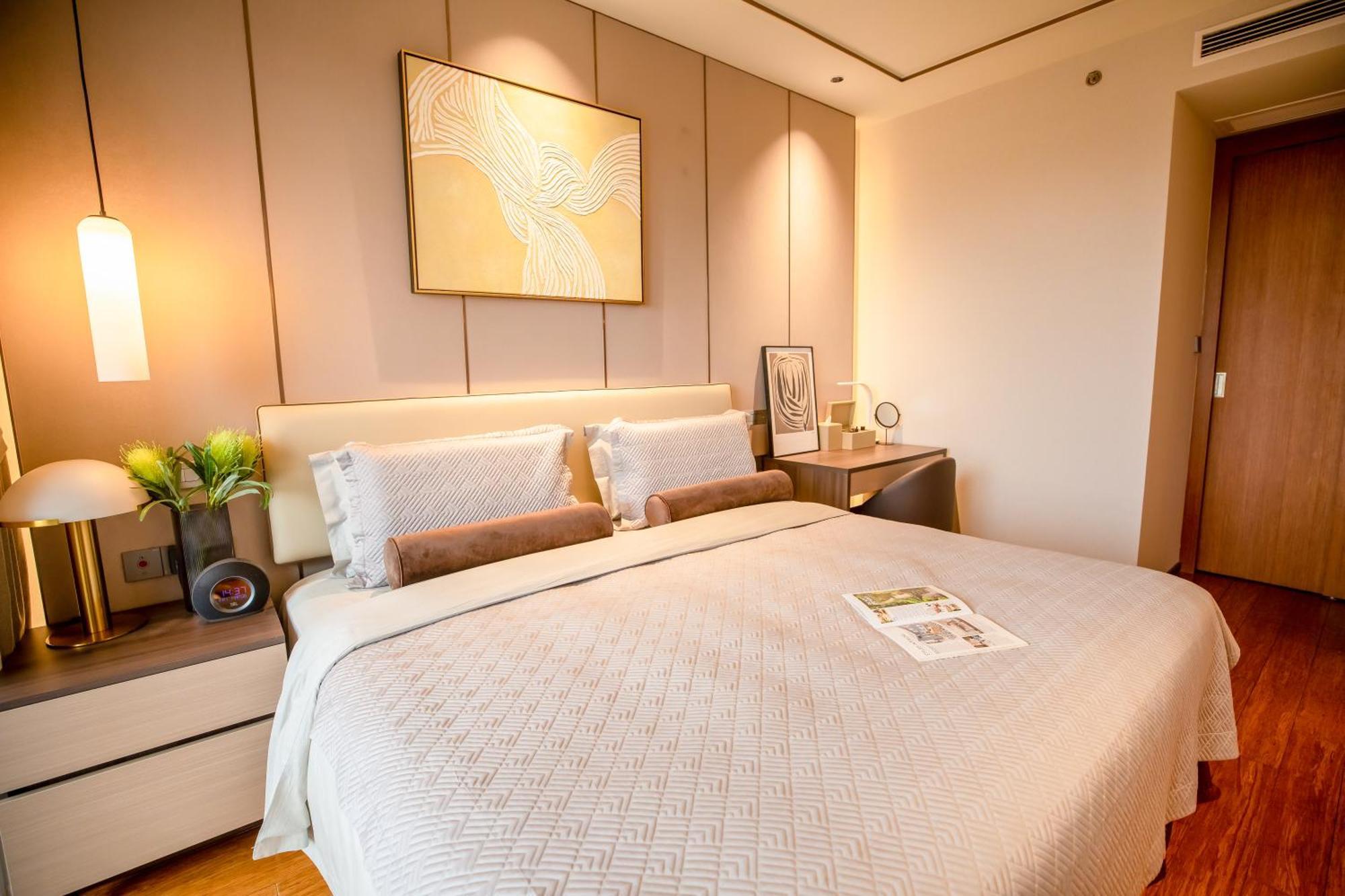 One Bedroom Premier Suite