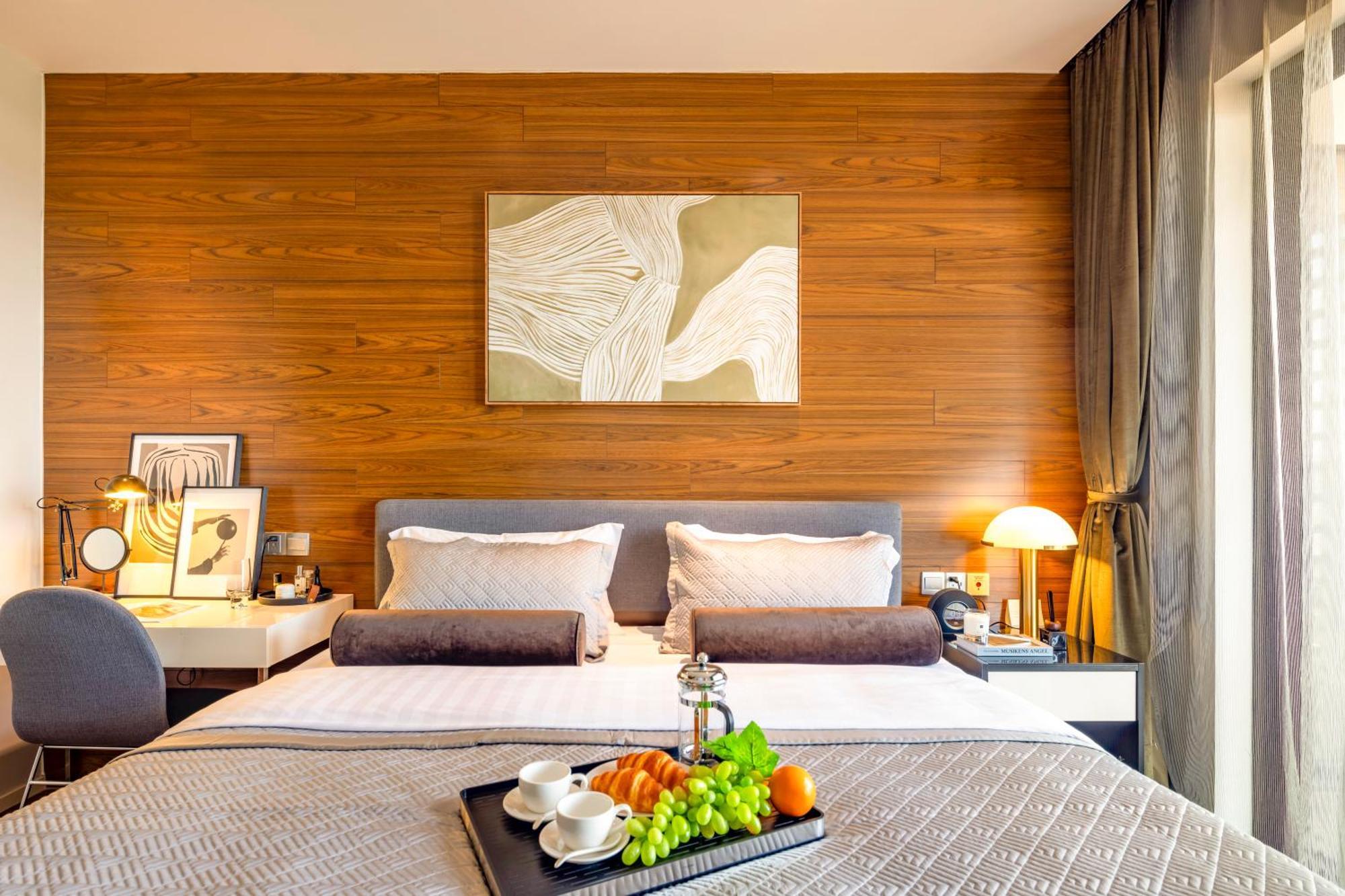 One Bedroom Deluxe Suite