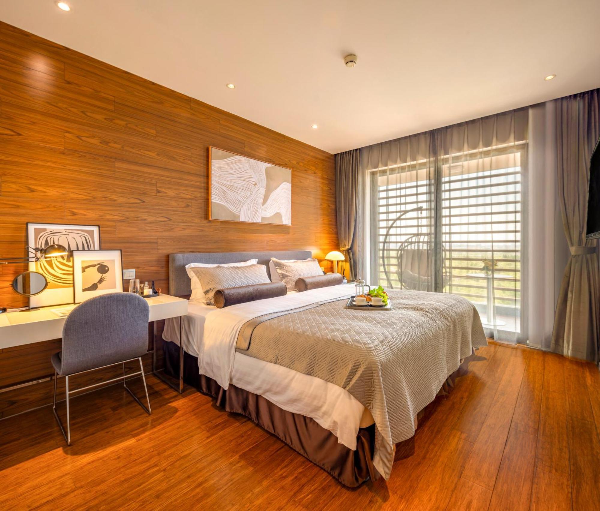 One Bedroom Deluxe Suite