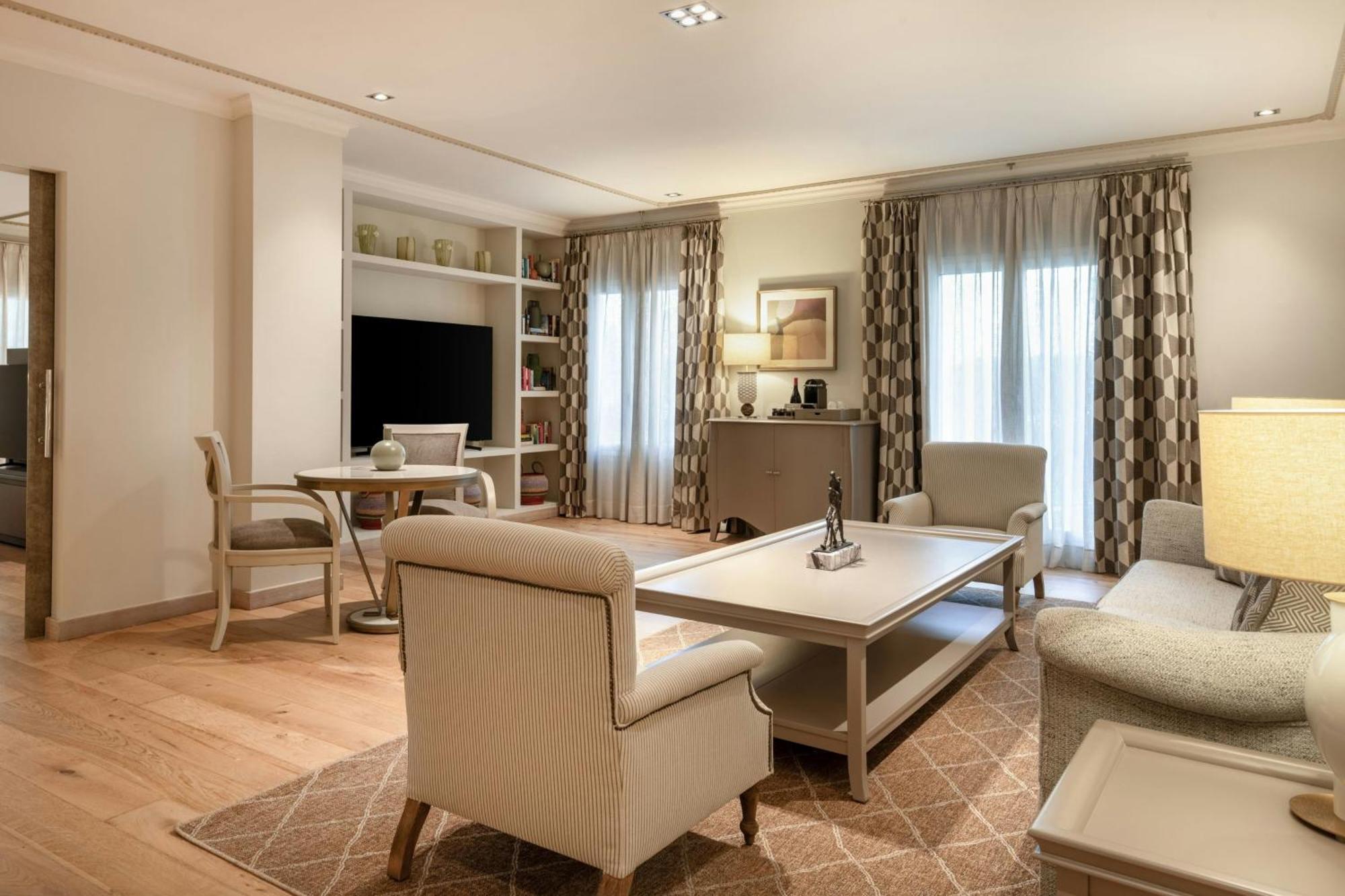 Grand King Suite Balcony