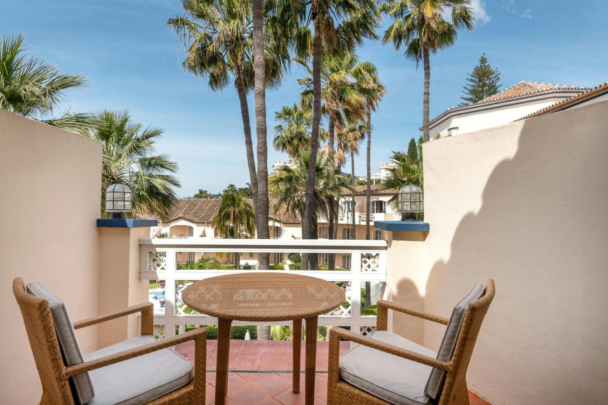 King Suite Balcony Limited View