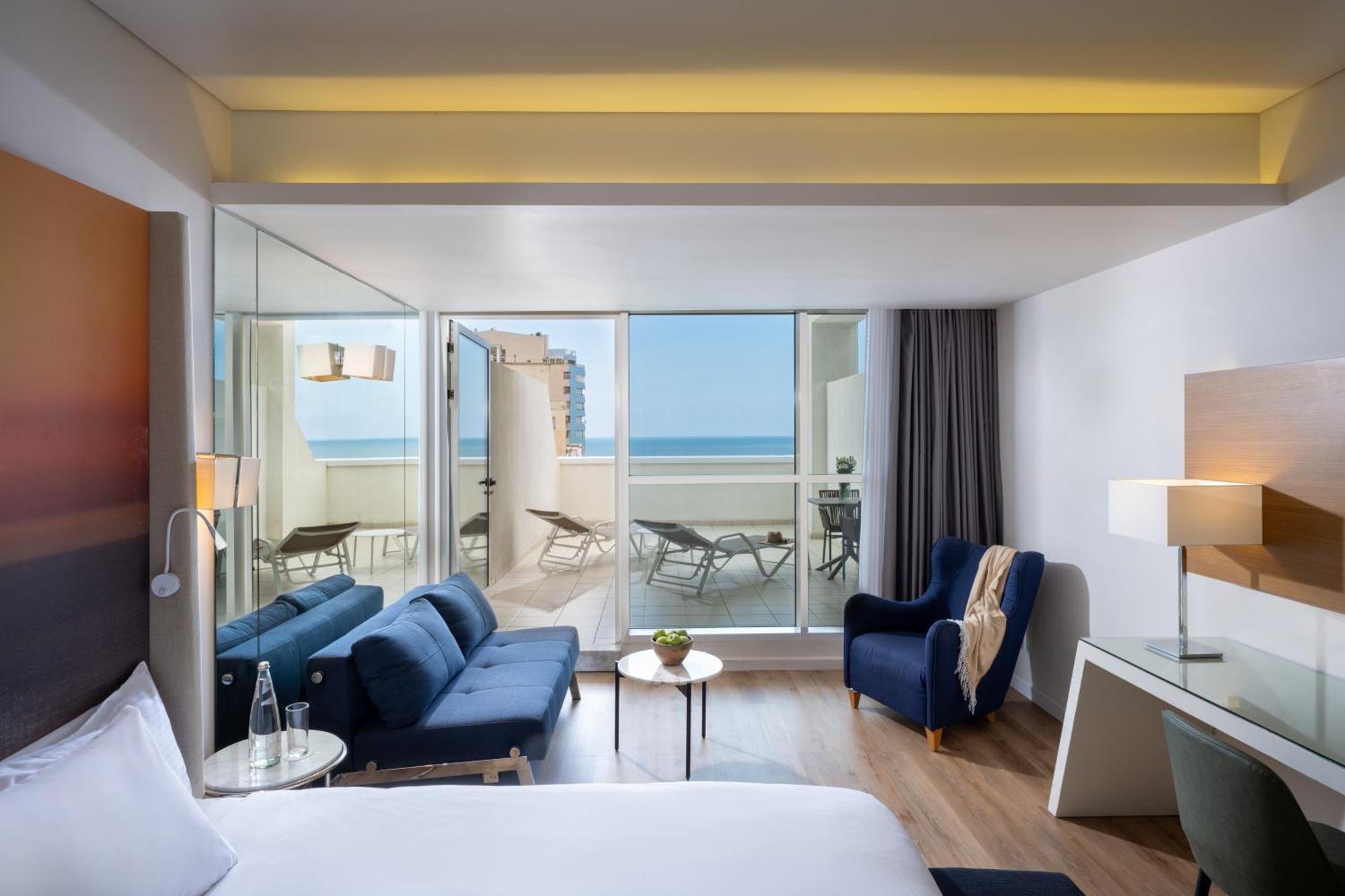 Club Room with Terrace (2 Adults)