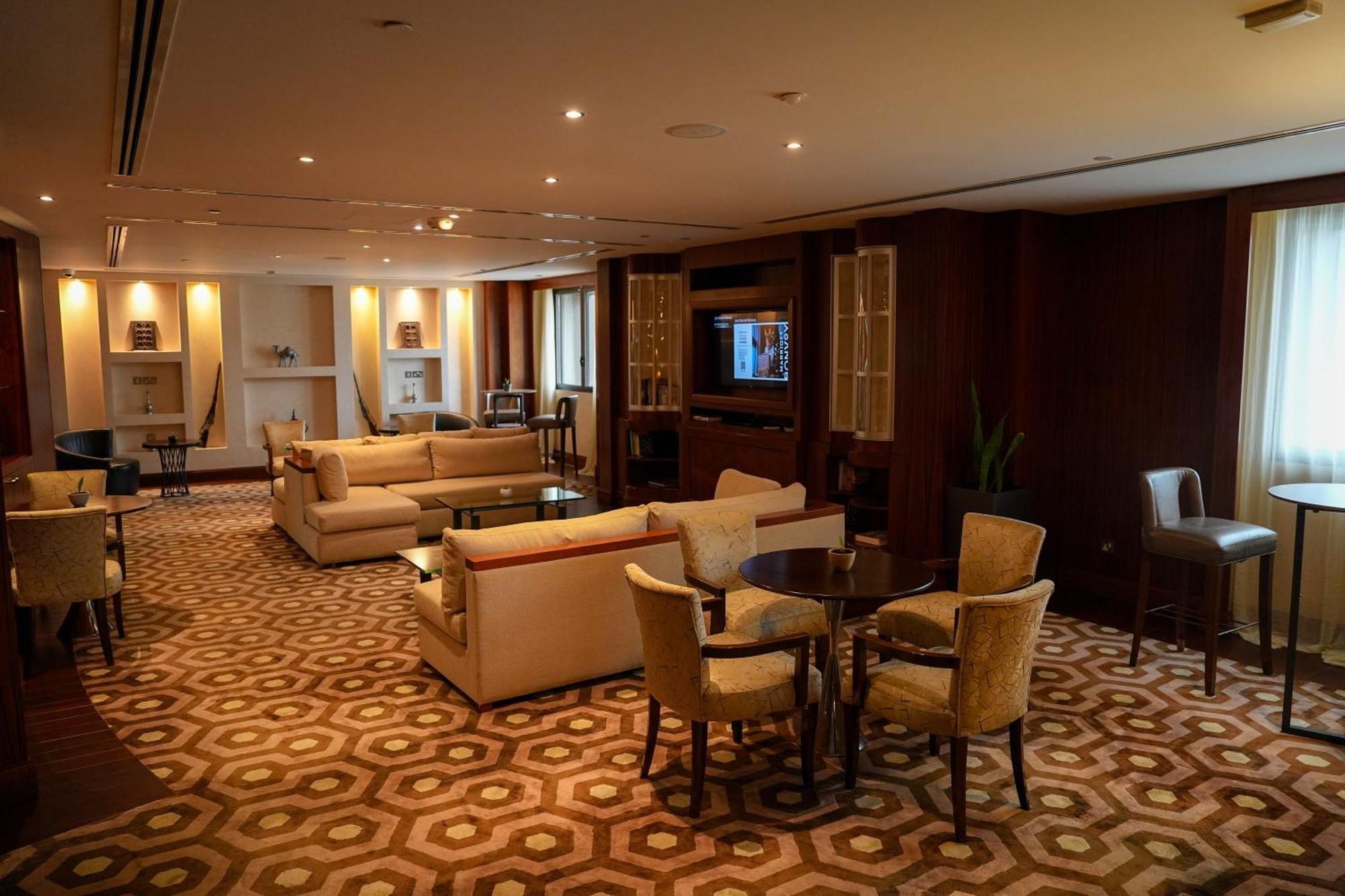 Royal Suite Club 1 King Bed