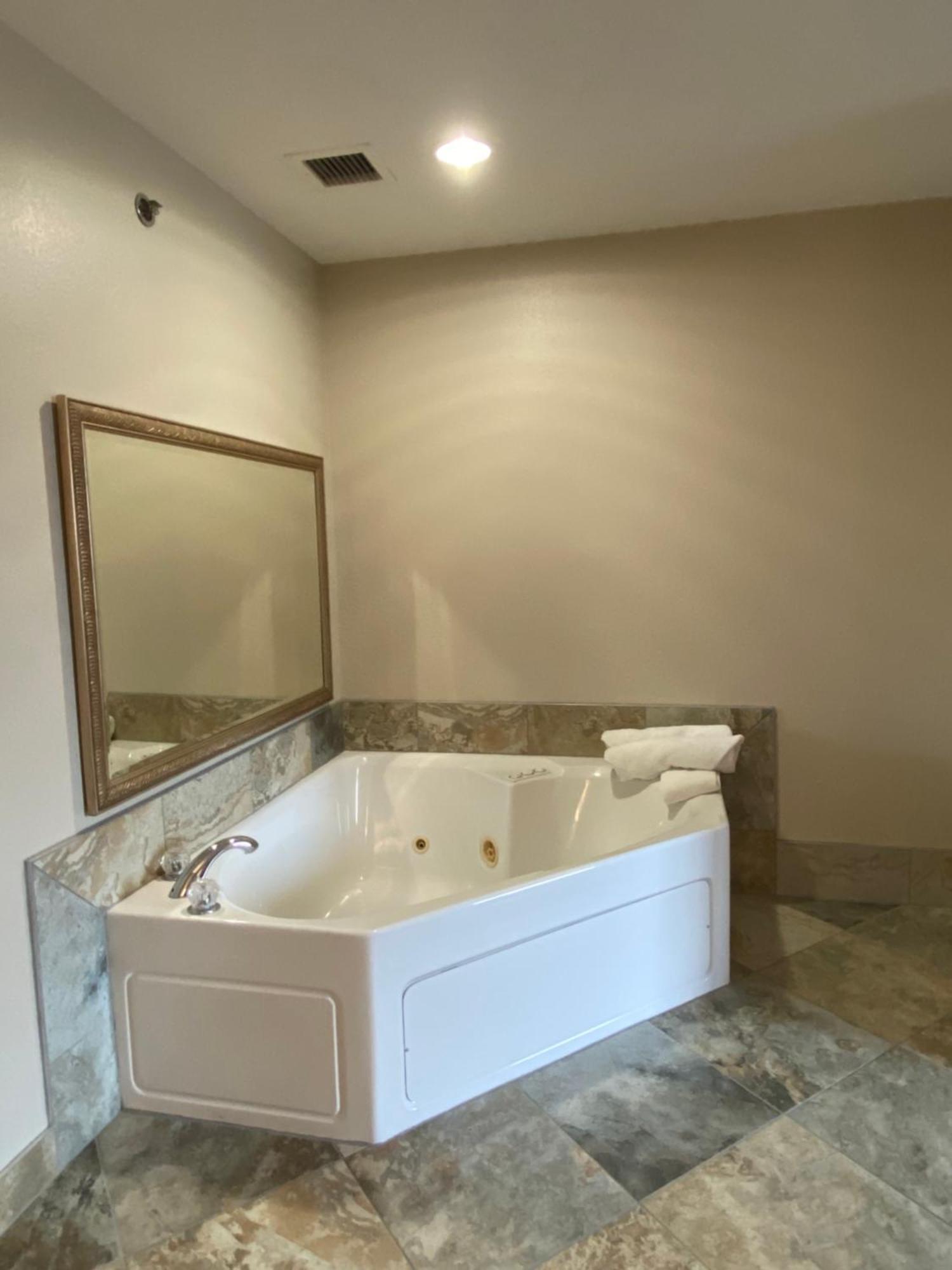 King Suite with Spa Bath