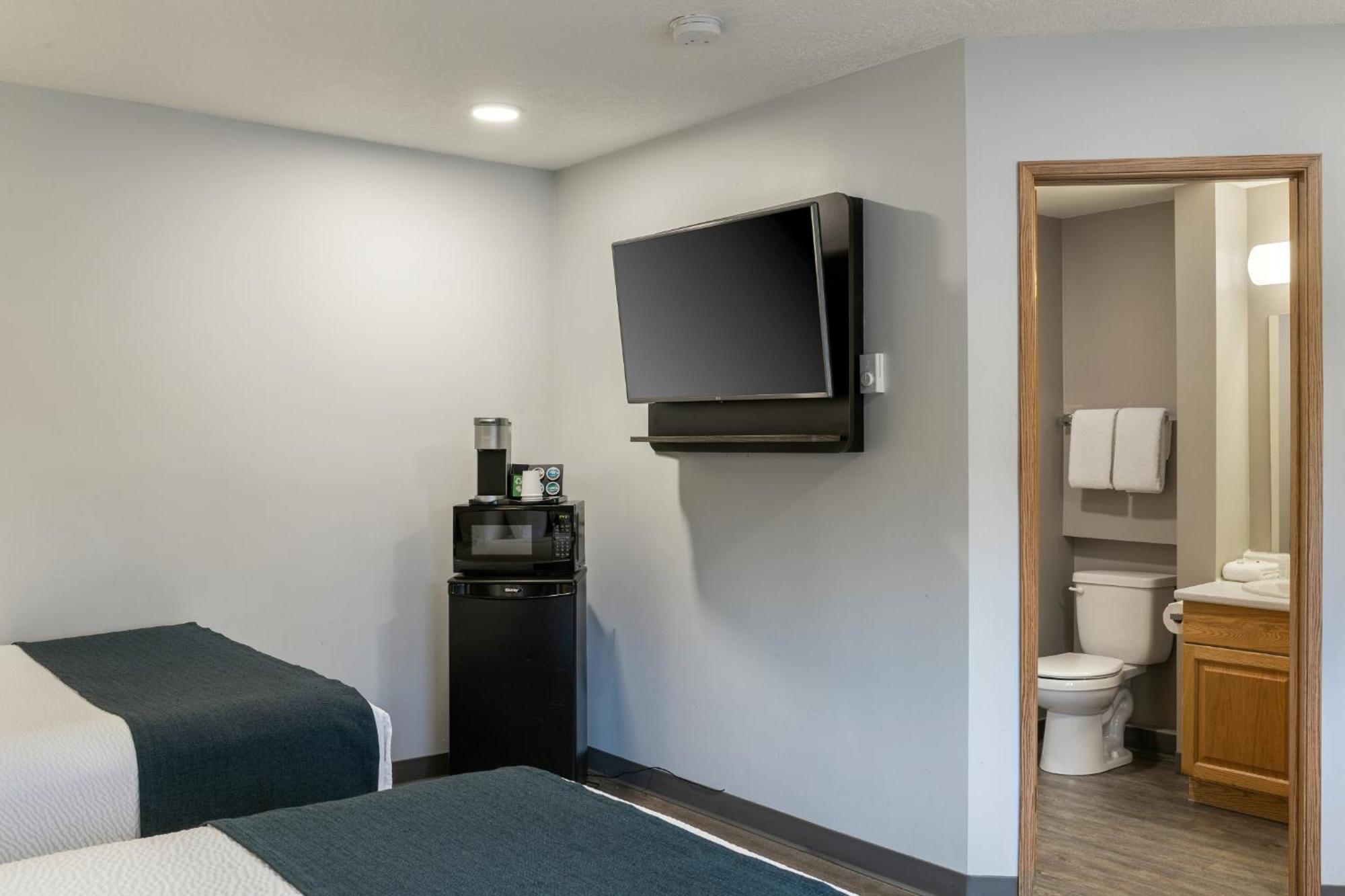 Queen Room with Two Queen Beds - Non-Smoking