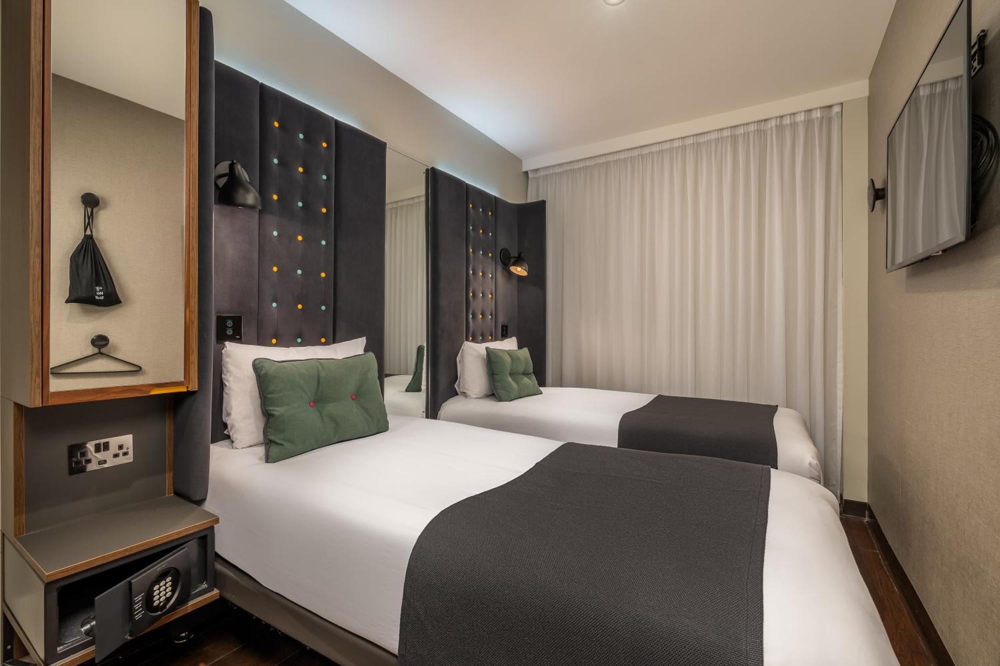 Cosy Twin without Window