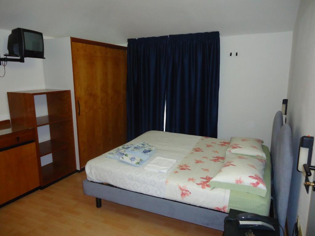 Habitación Doble Executive con vistas parciales al mar