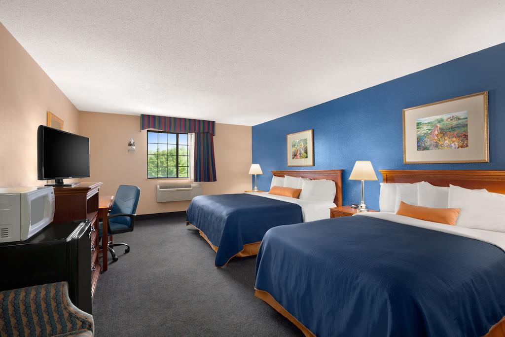Deluxe Double Room with Two Double Beds - Non-Smoking