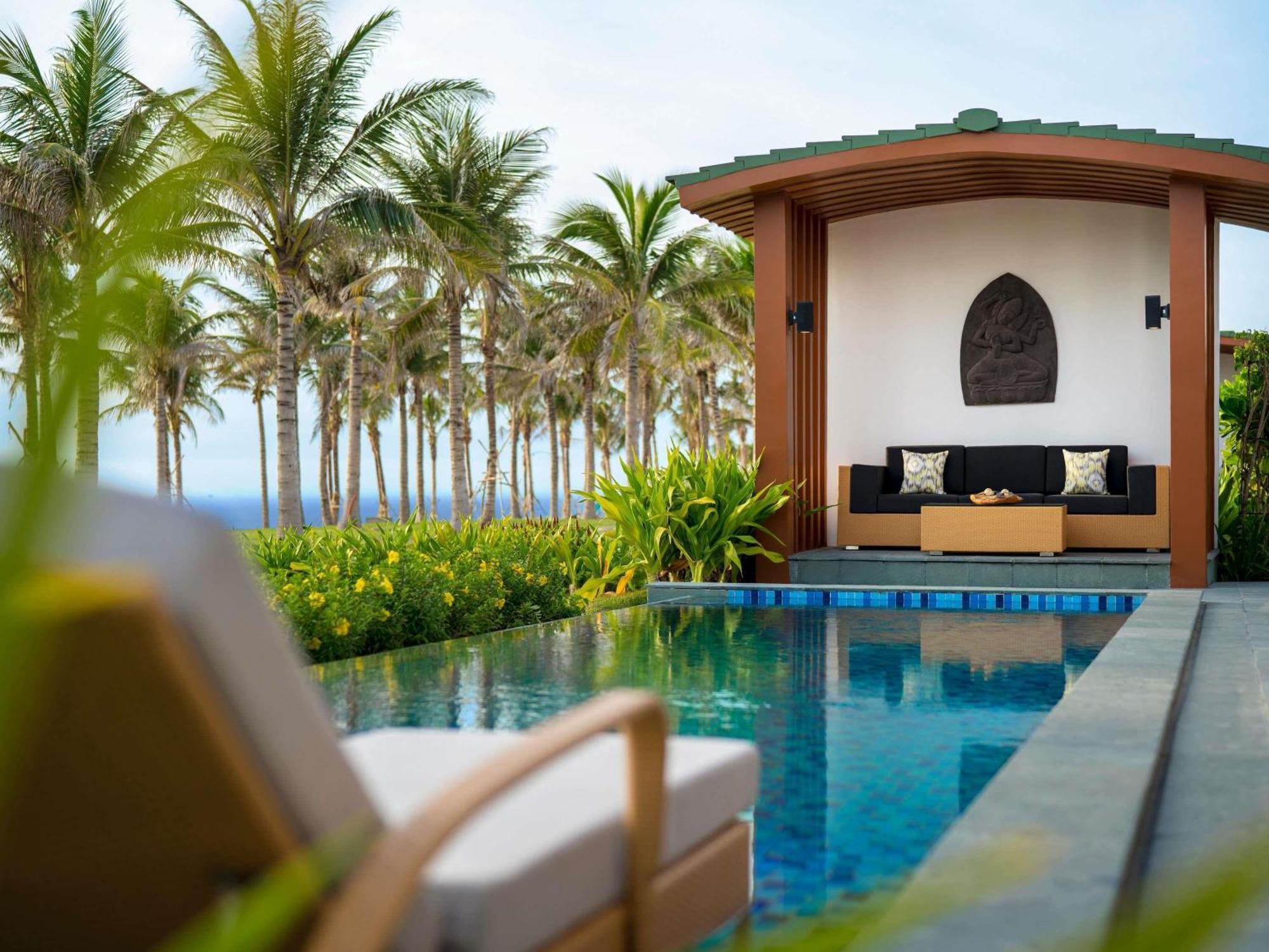 Three-Bedroom Pool Villa - Beachfront