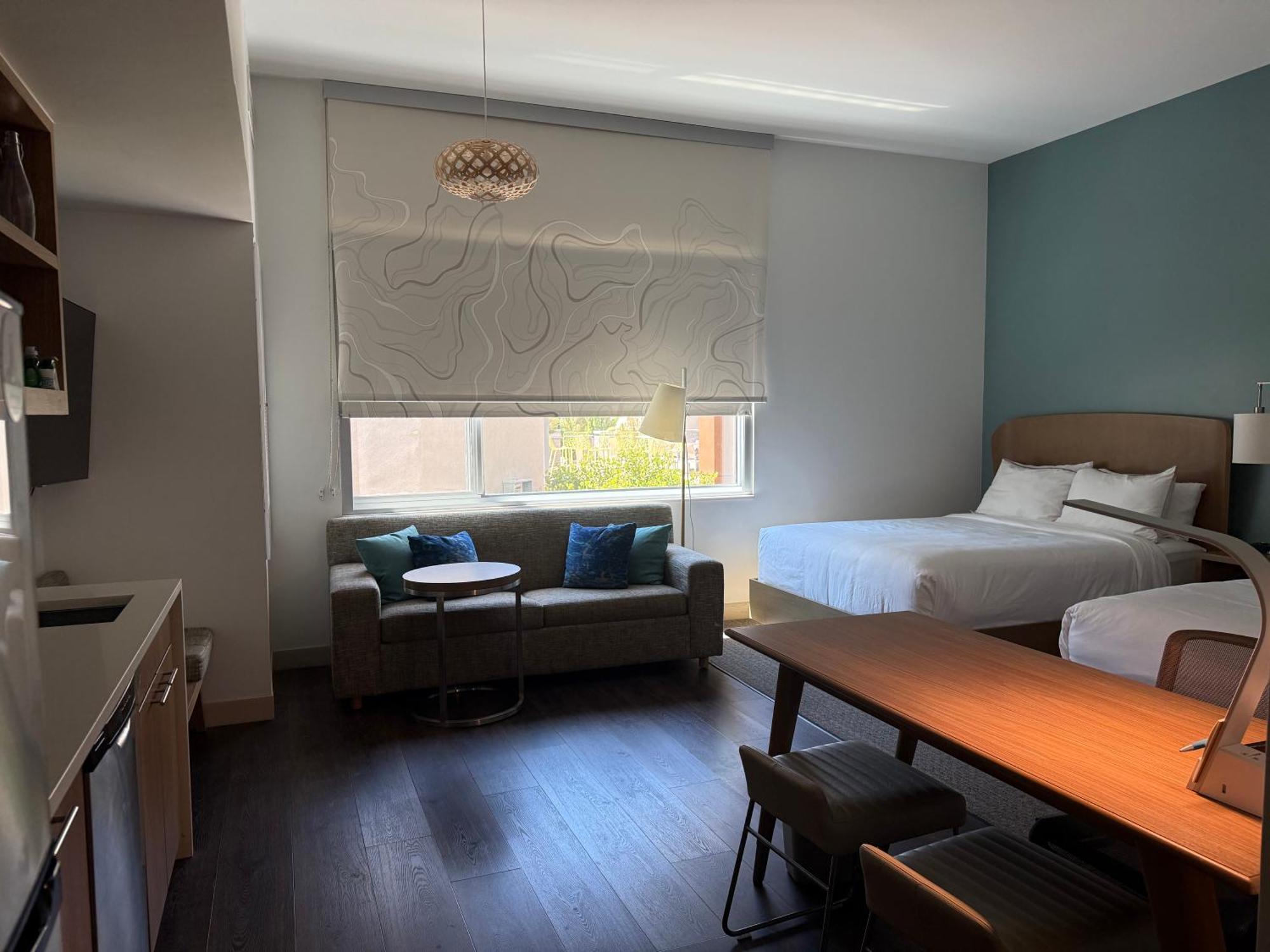 Studio Two Queen Beds