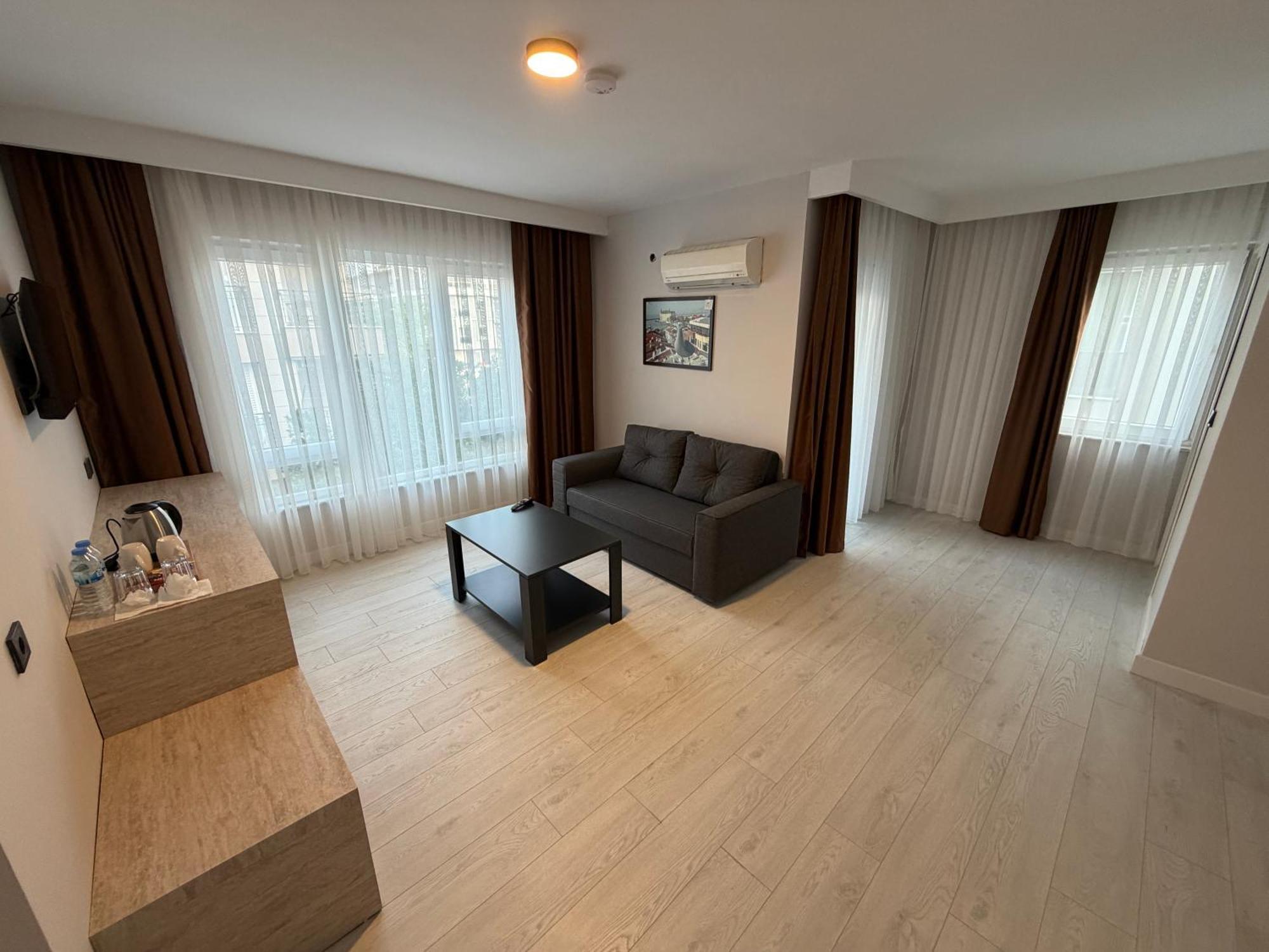 Deluxe Suite