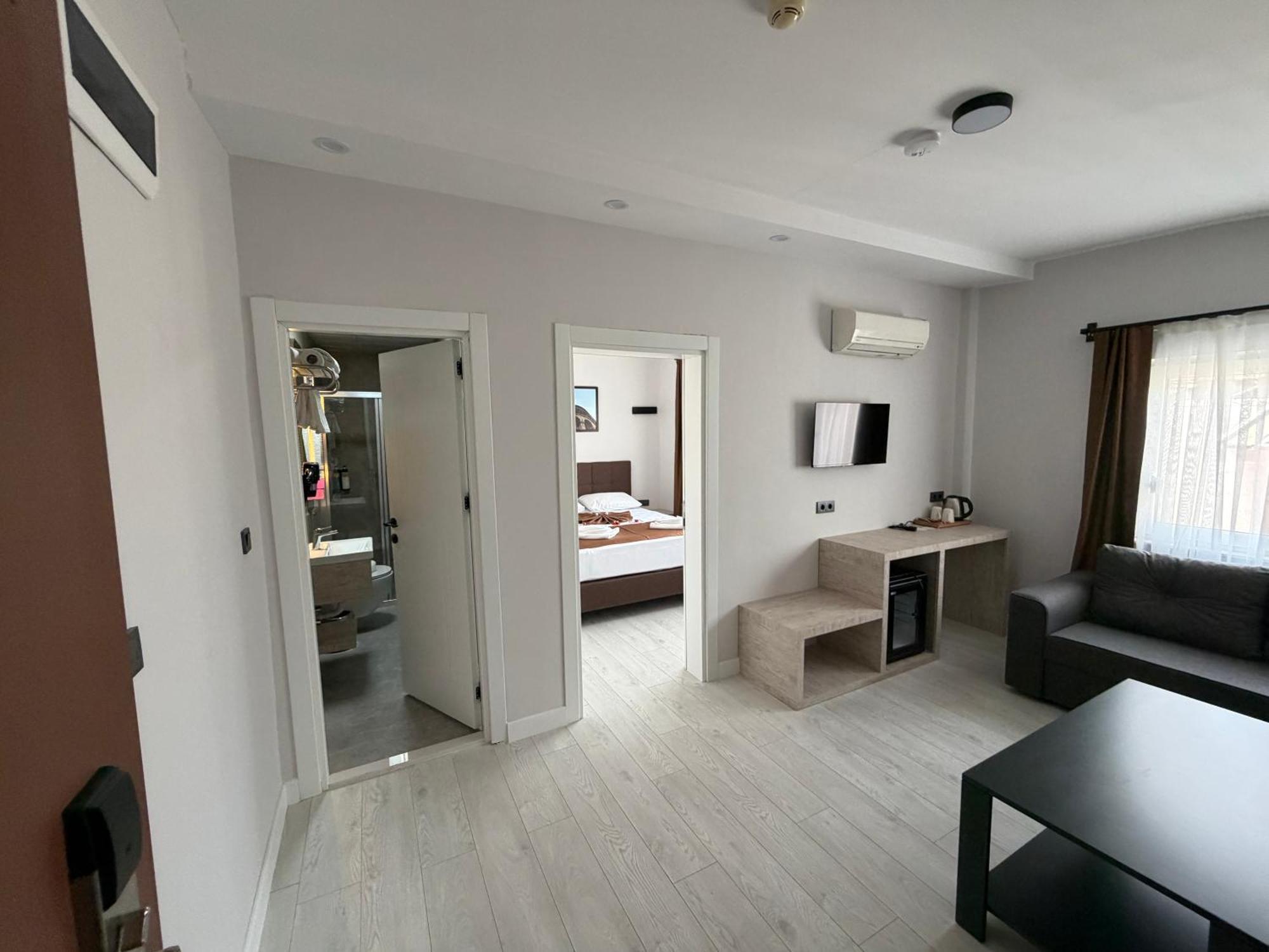 Deluxe Suite