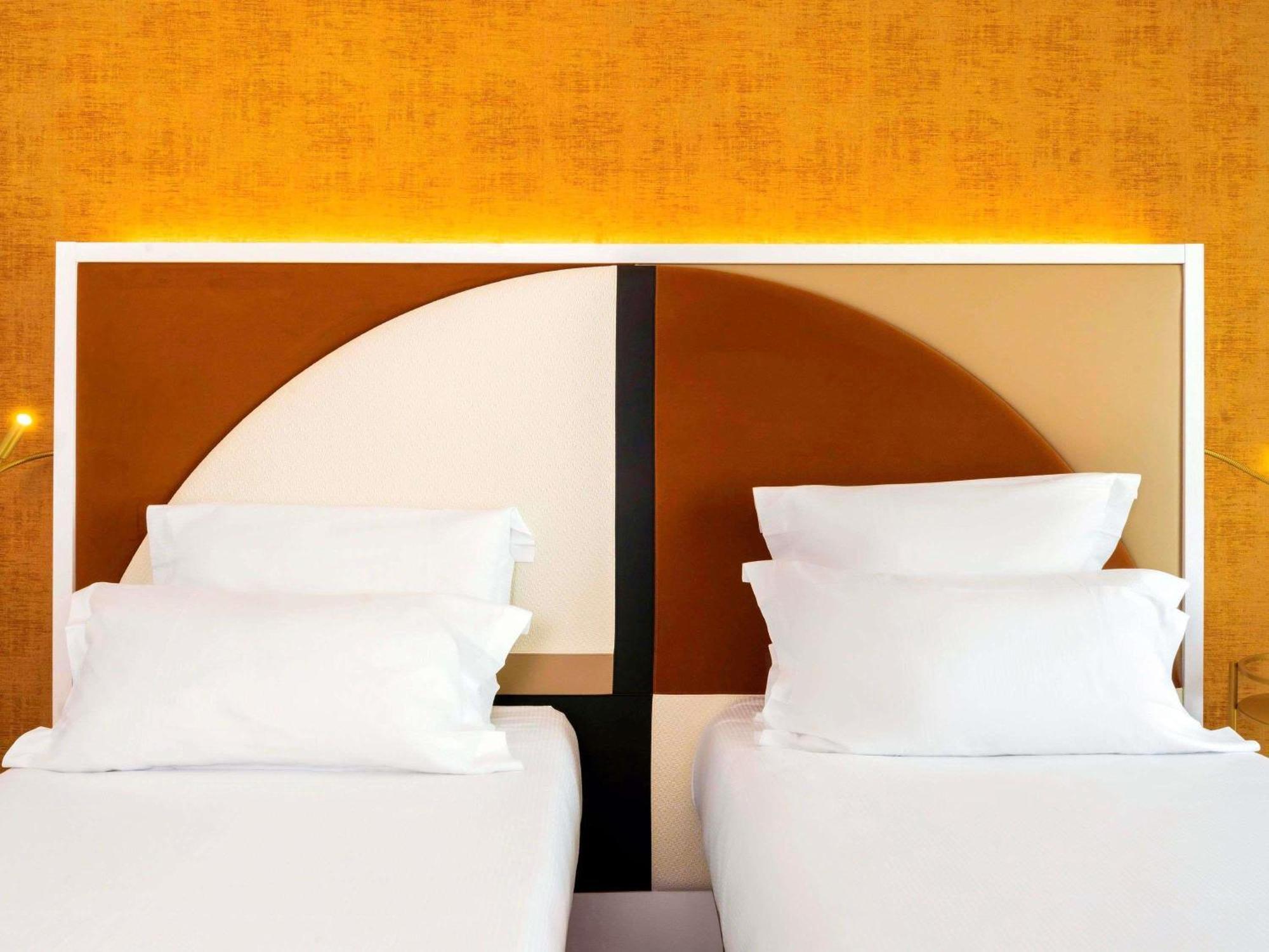 Suite One Double Two Twin Beds