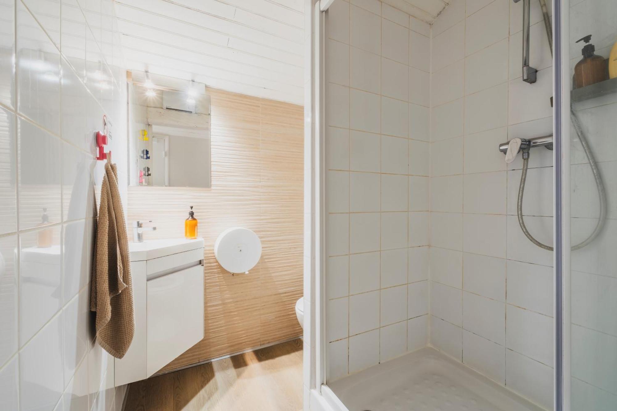 Small Double Room Shared Bath Room