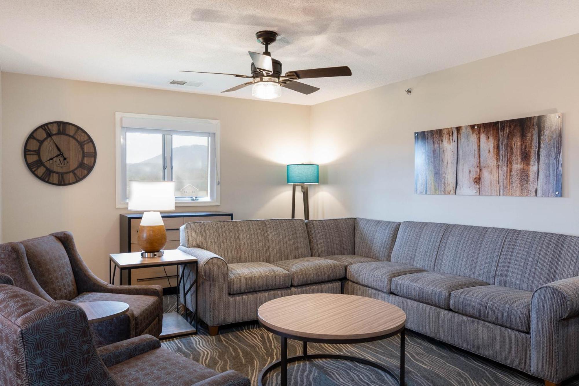 Two Bedroom Woodstone with Full Kitchen