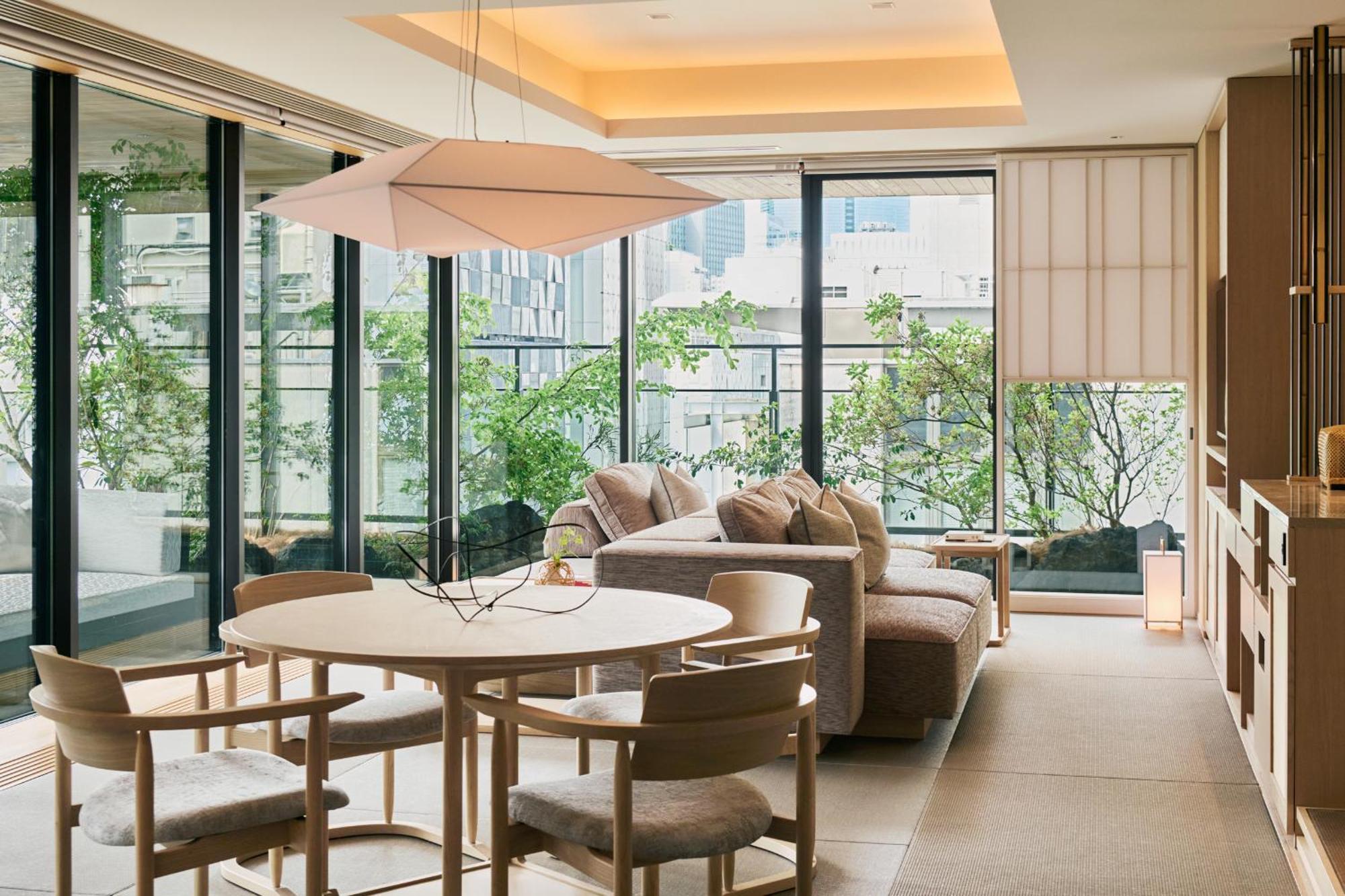 Luxury Corner Suite