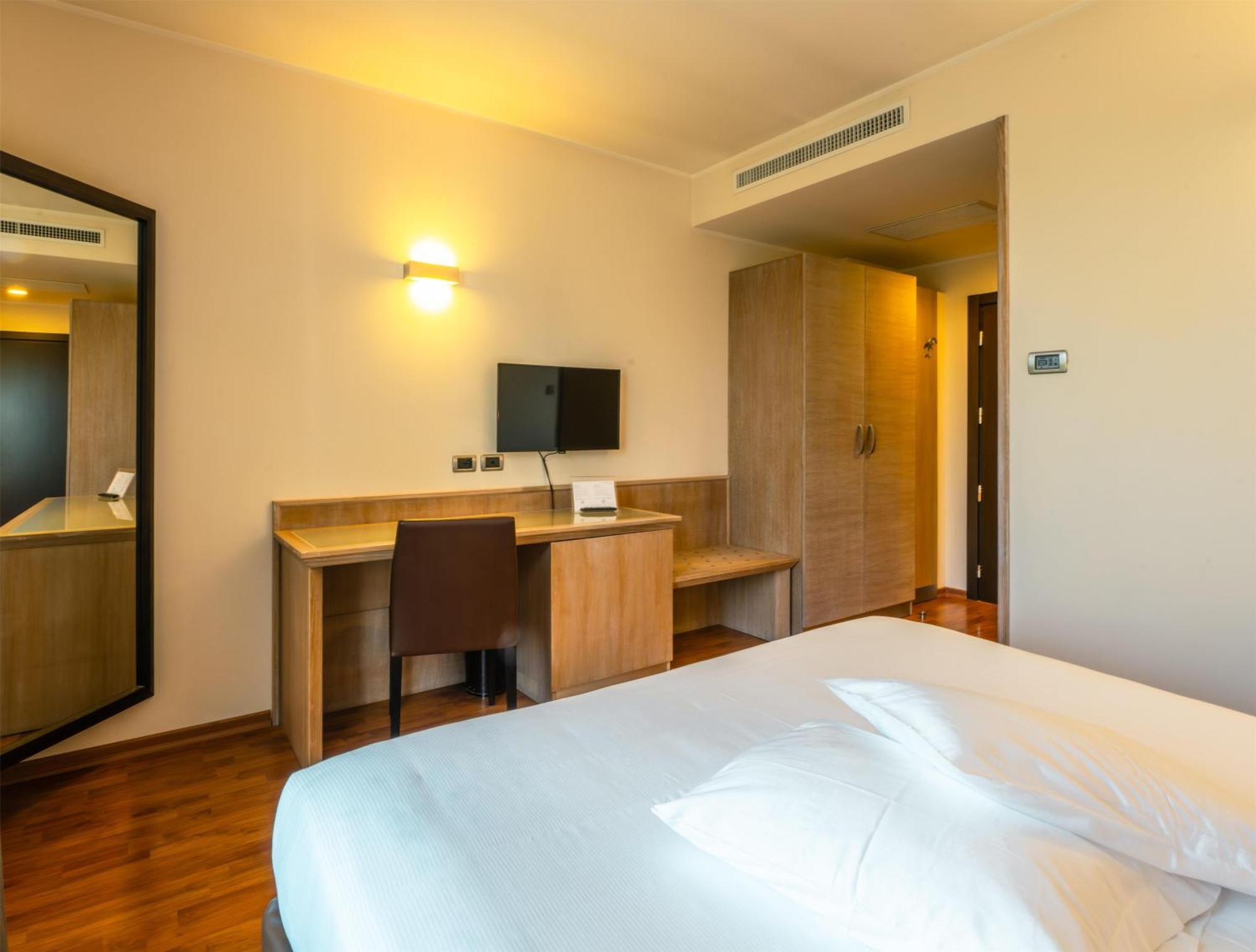 Classic Twin Room