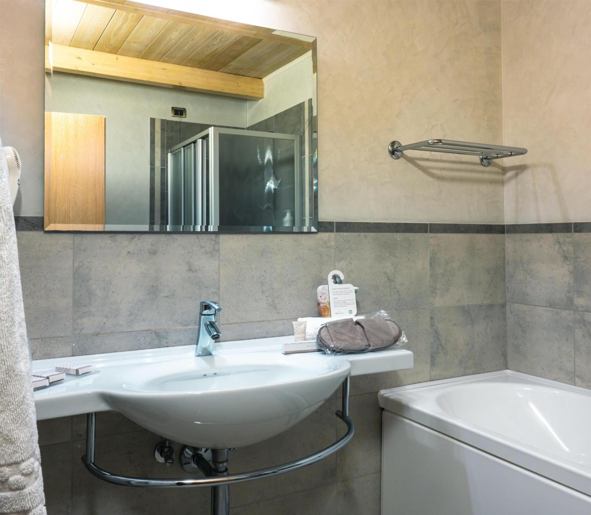 Junior Queen Suite Balcony Spa Bath Non-Smoking