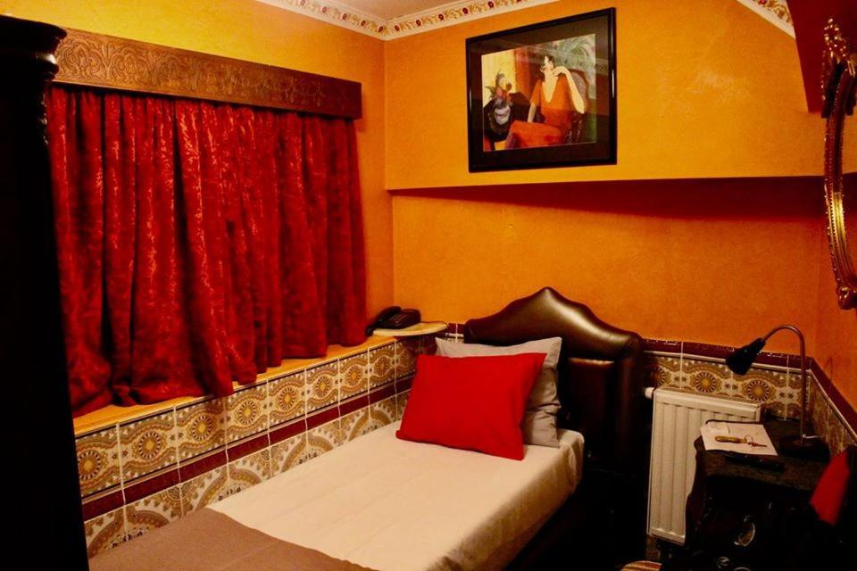 Single Room,1770457255:JPEG