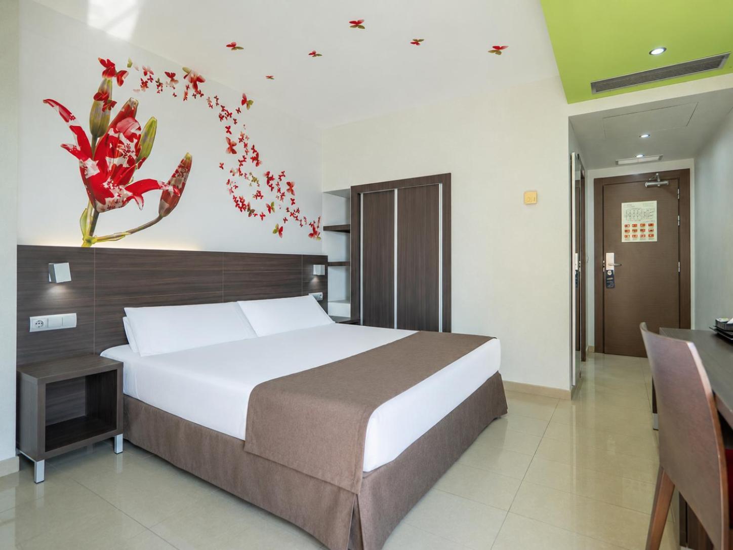 Comfort Double or Twin Room Lateral Sea View