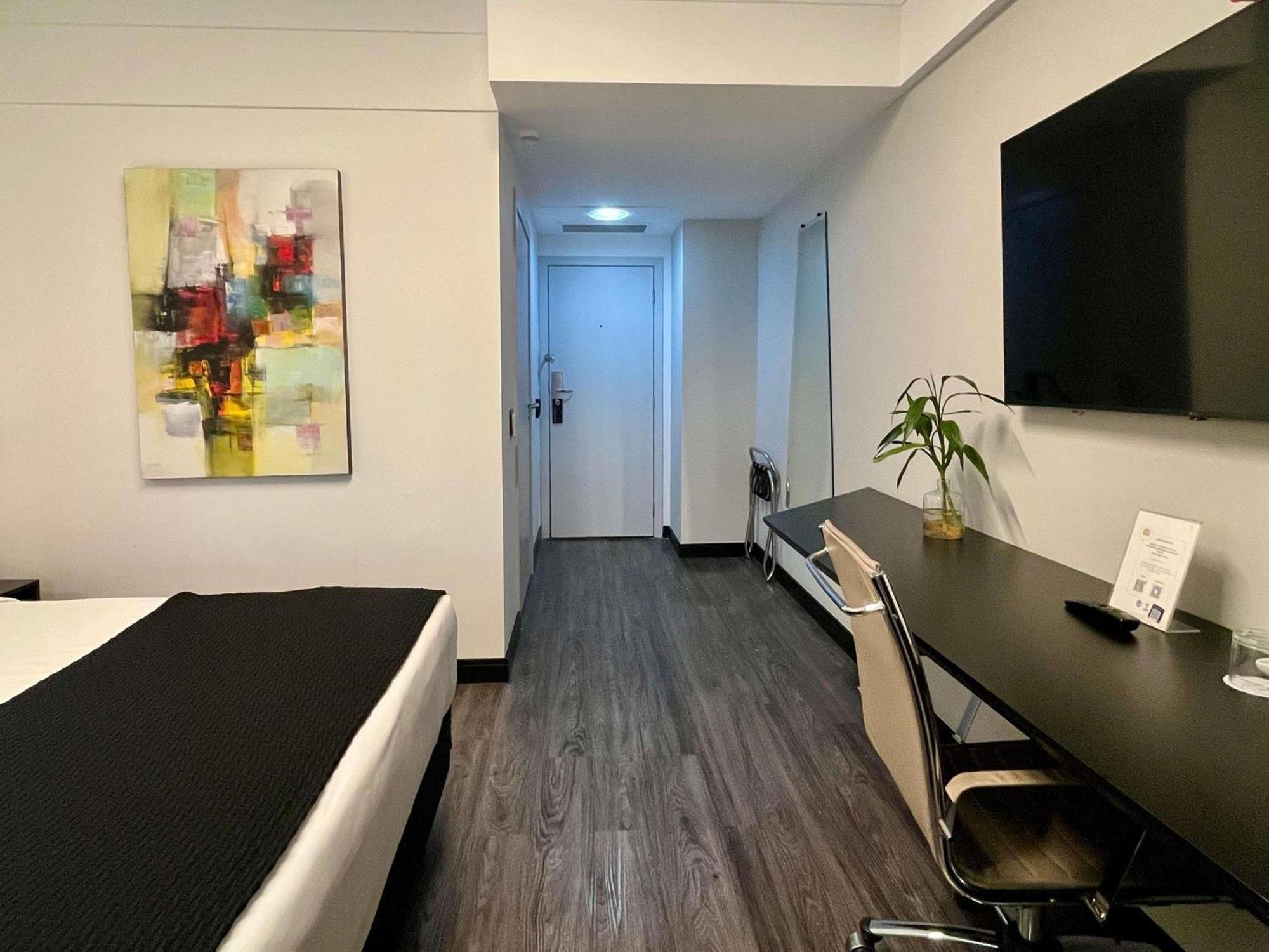 Quarto Standard Adaptado com Cama de Casal