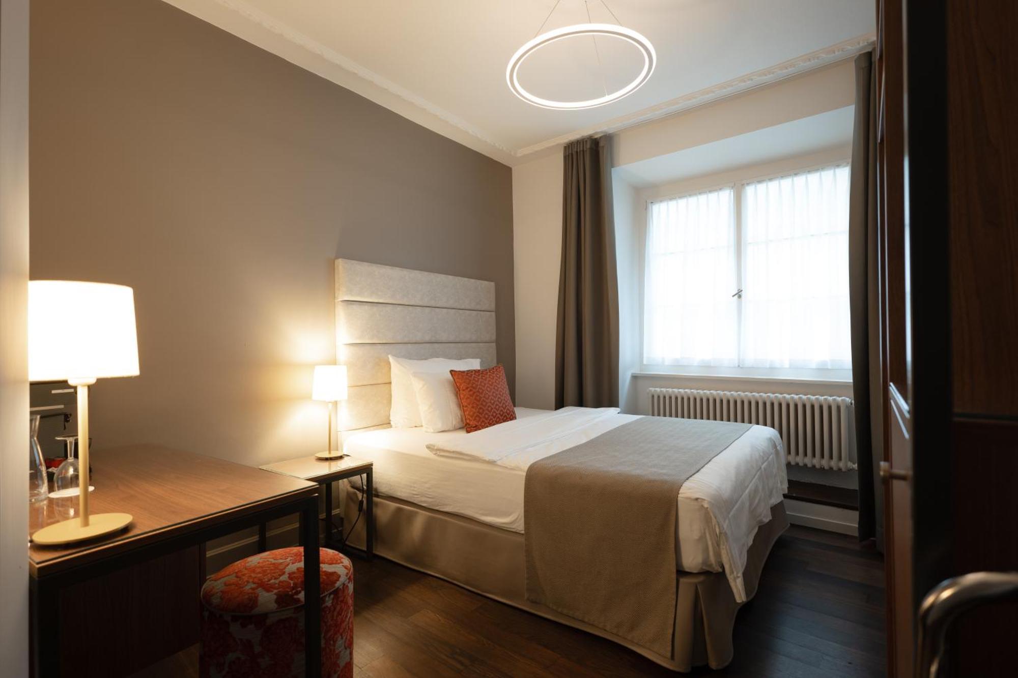 Double room city side 12m2