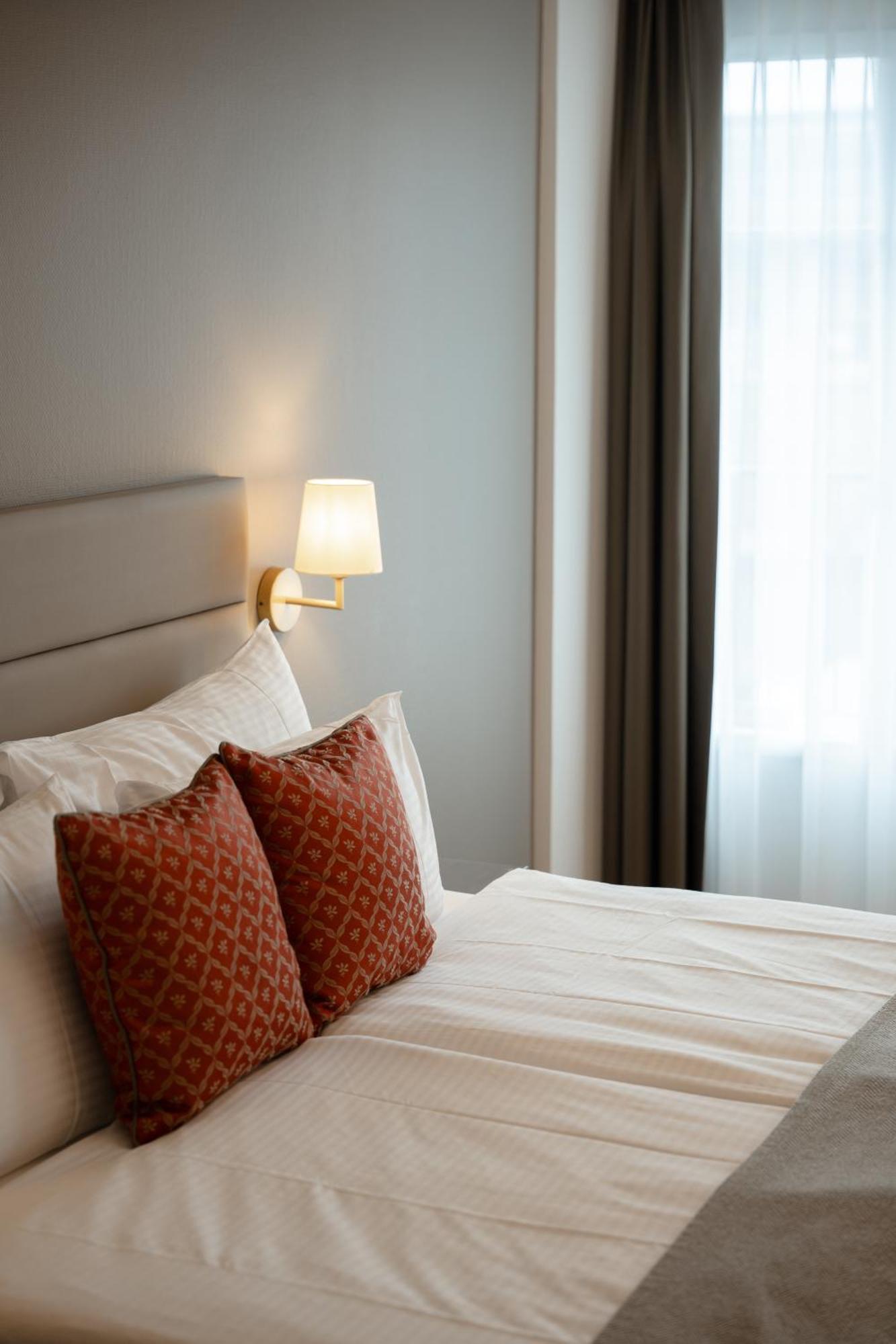 Double room facing the Chapel Bridge 16m2