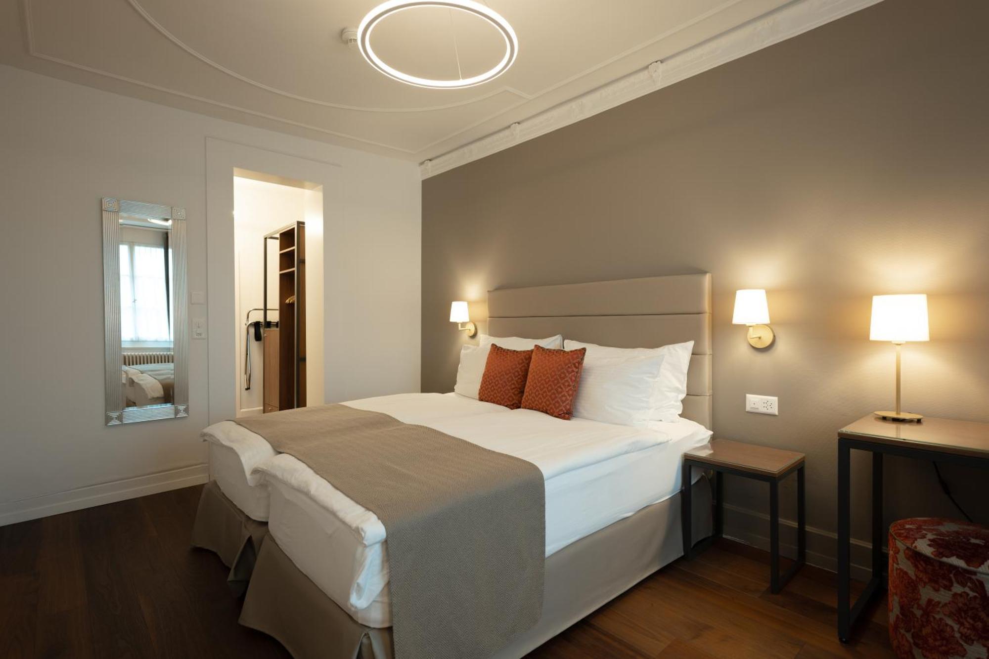 Double room facing the Chapel Bridge 16m2