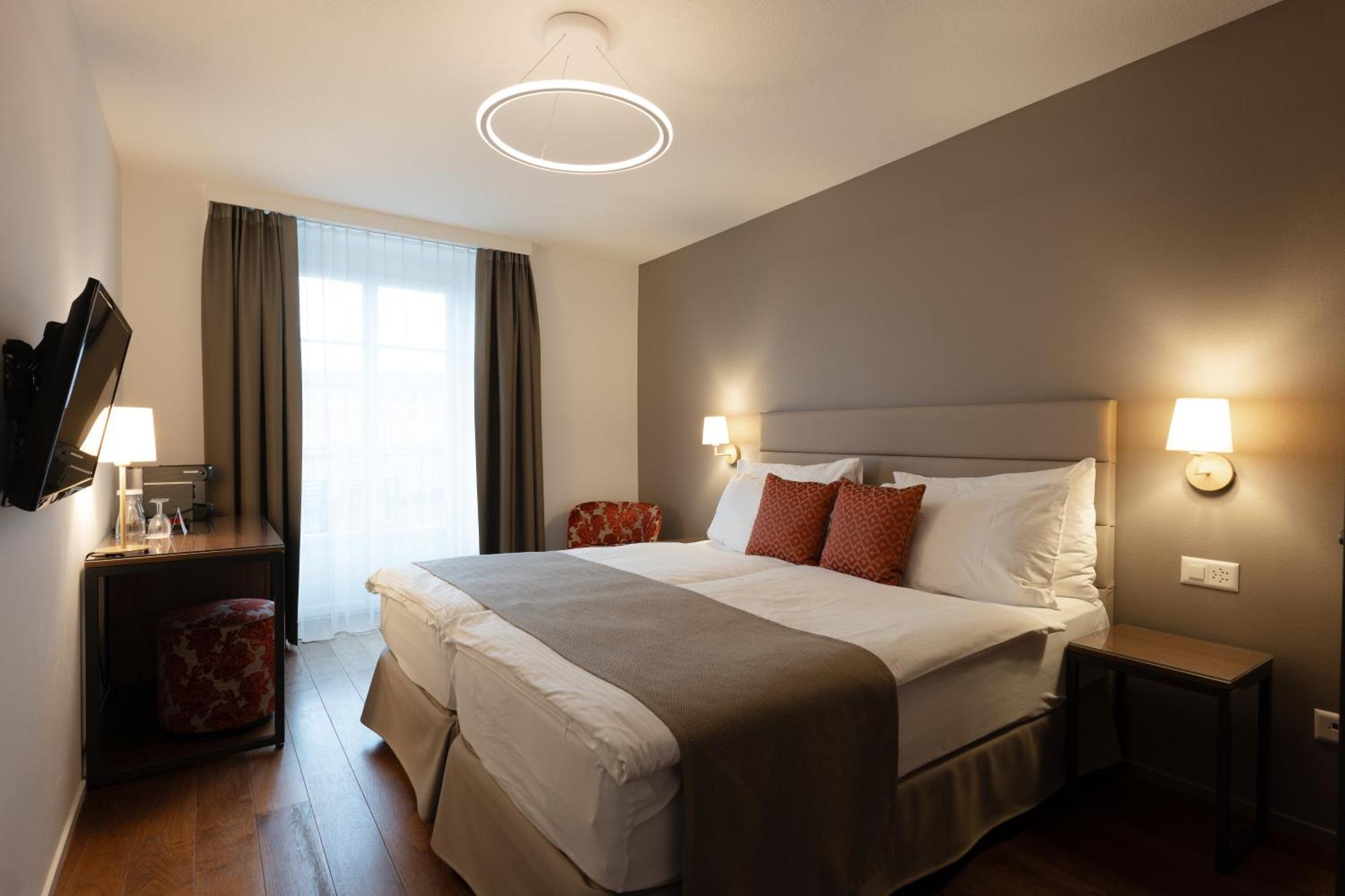 Double room city side 12m2