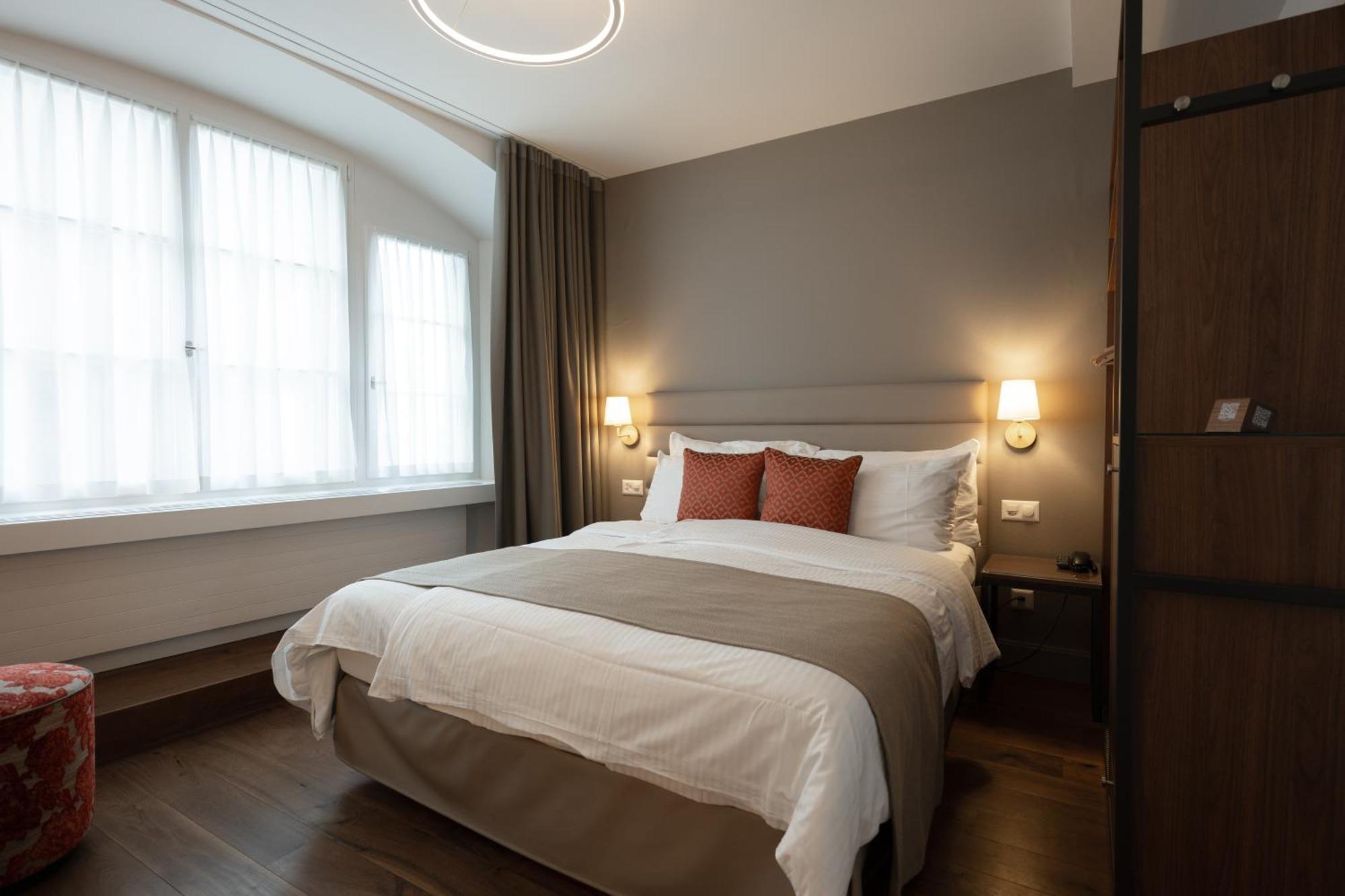Double room city side 12m2