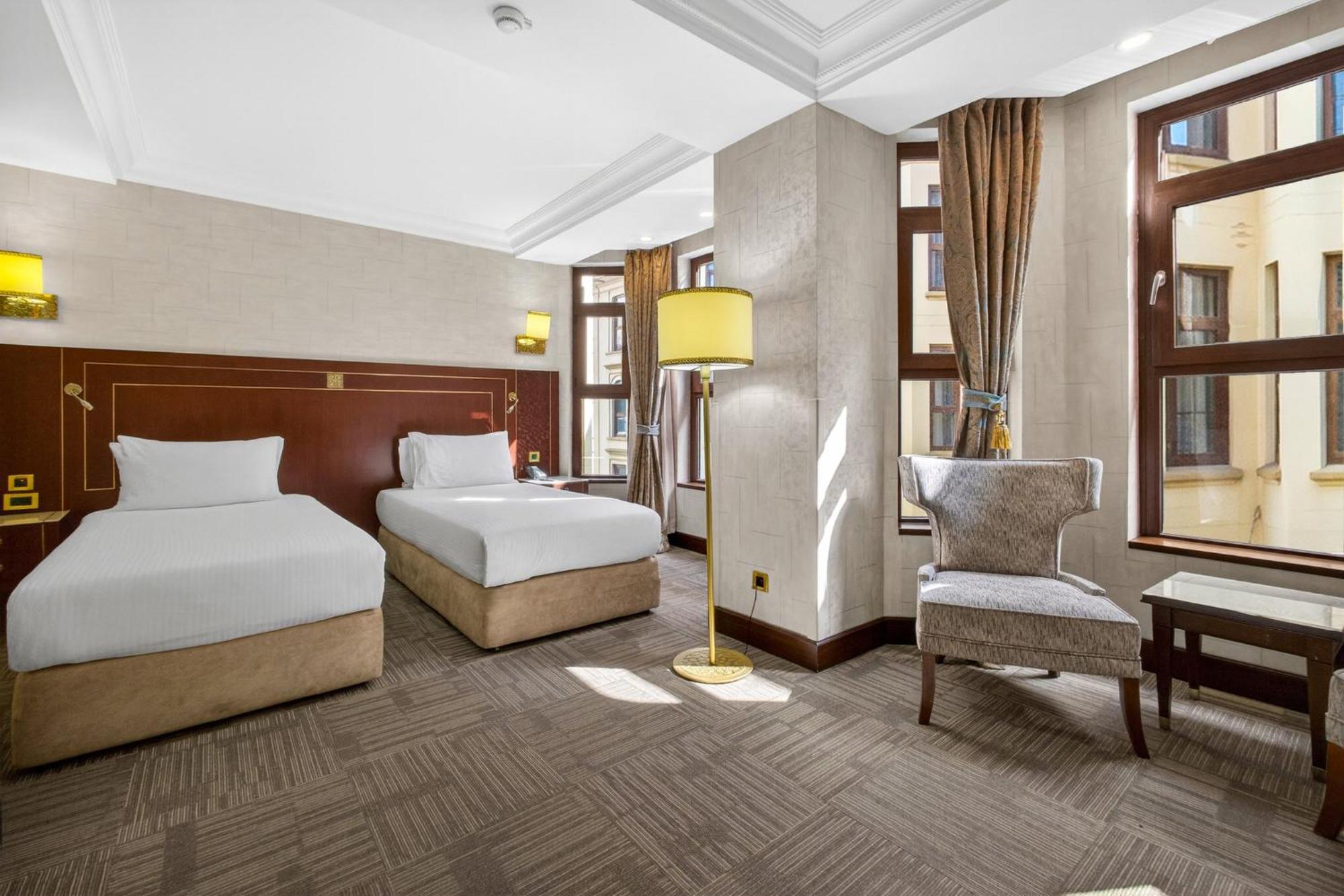Club Twin Room Club Lounge Access