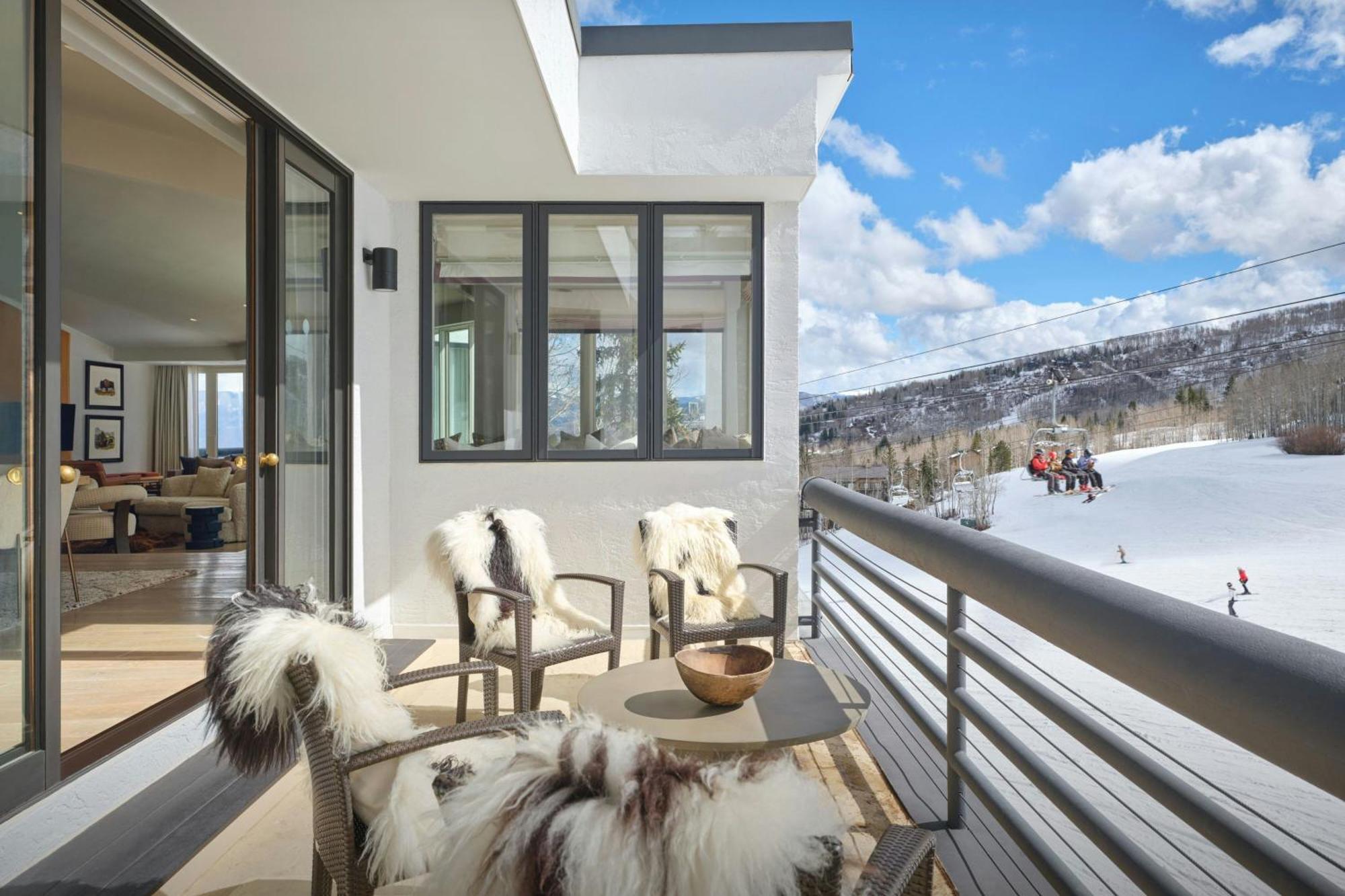 Two-Bedroom Snowmass Penthouse Suite with Mountain View