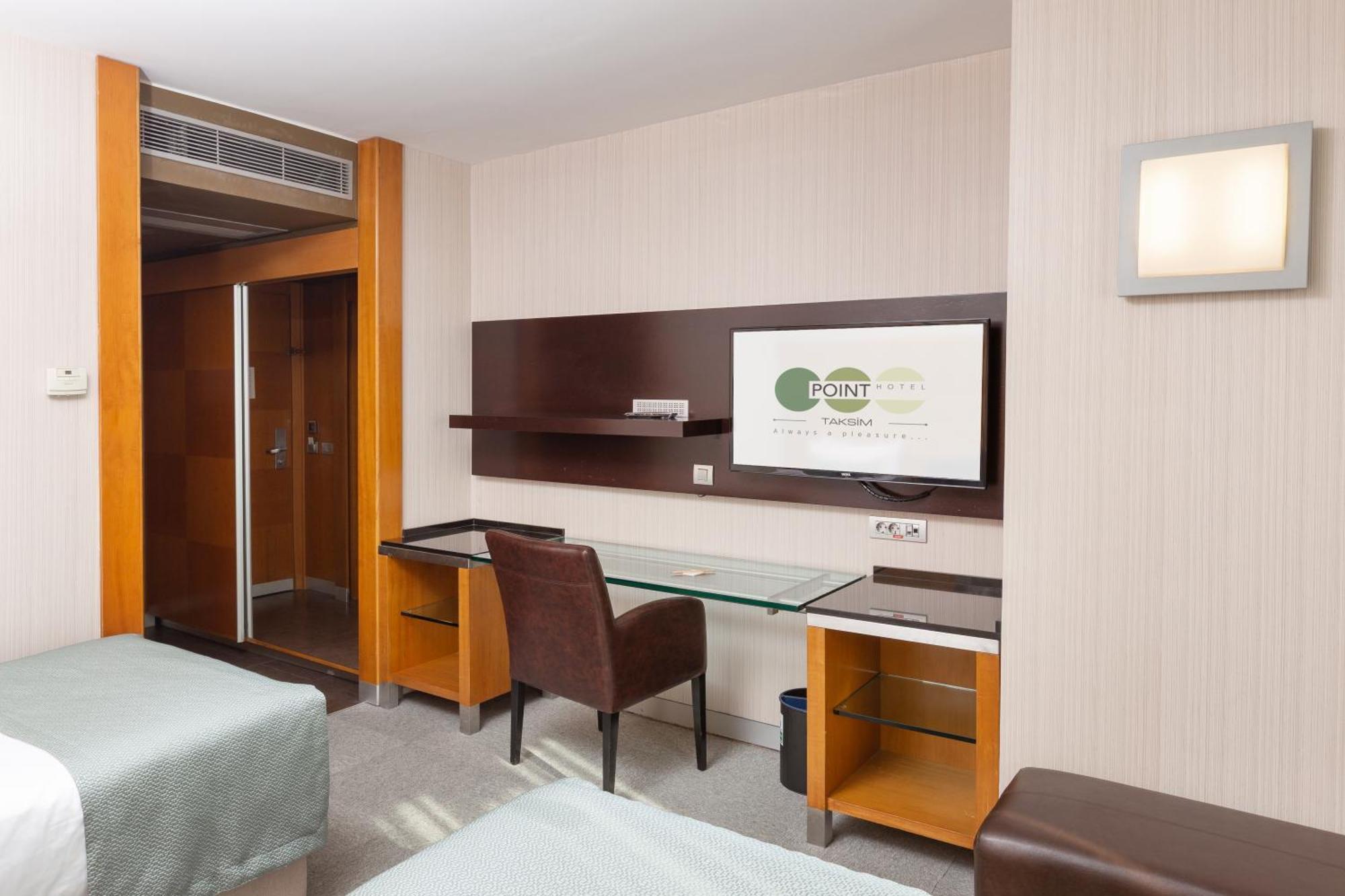 Executive Room Lounge Access