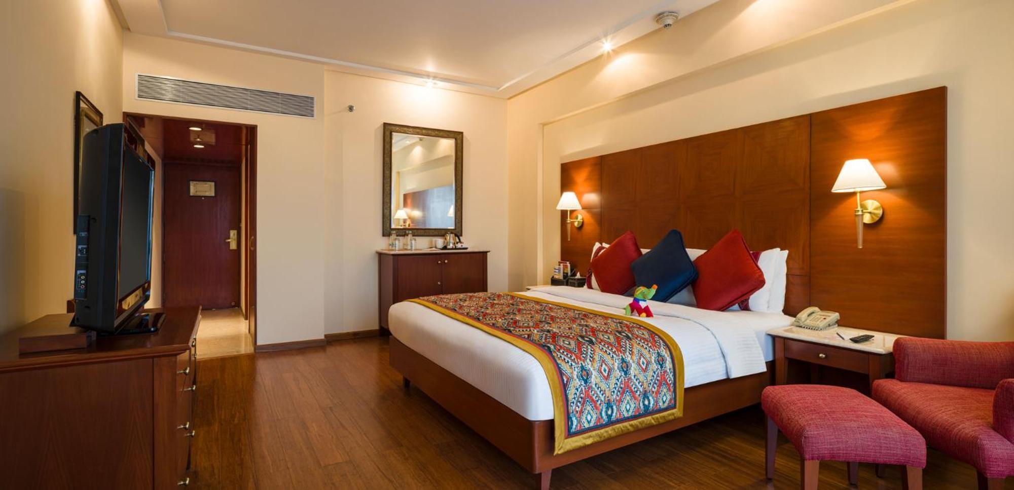 Deluxe Double Room on Food Beverage Spa on Laundry service,1770479253:JPEG
