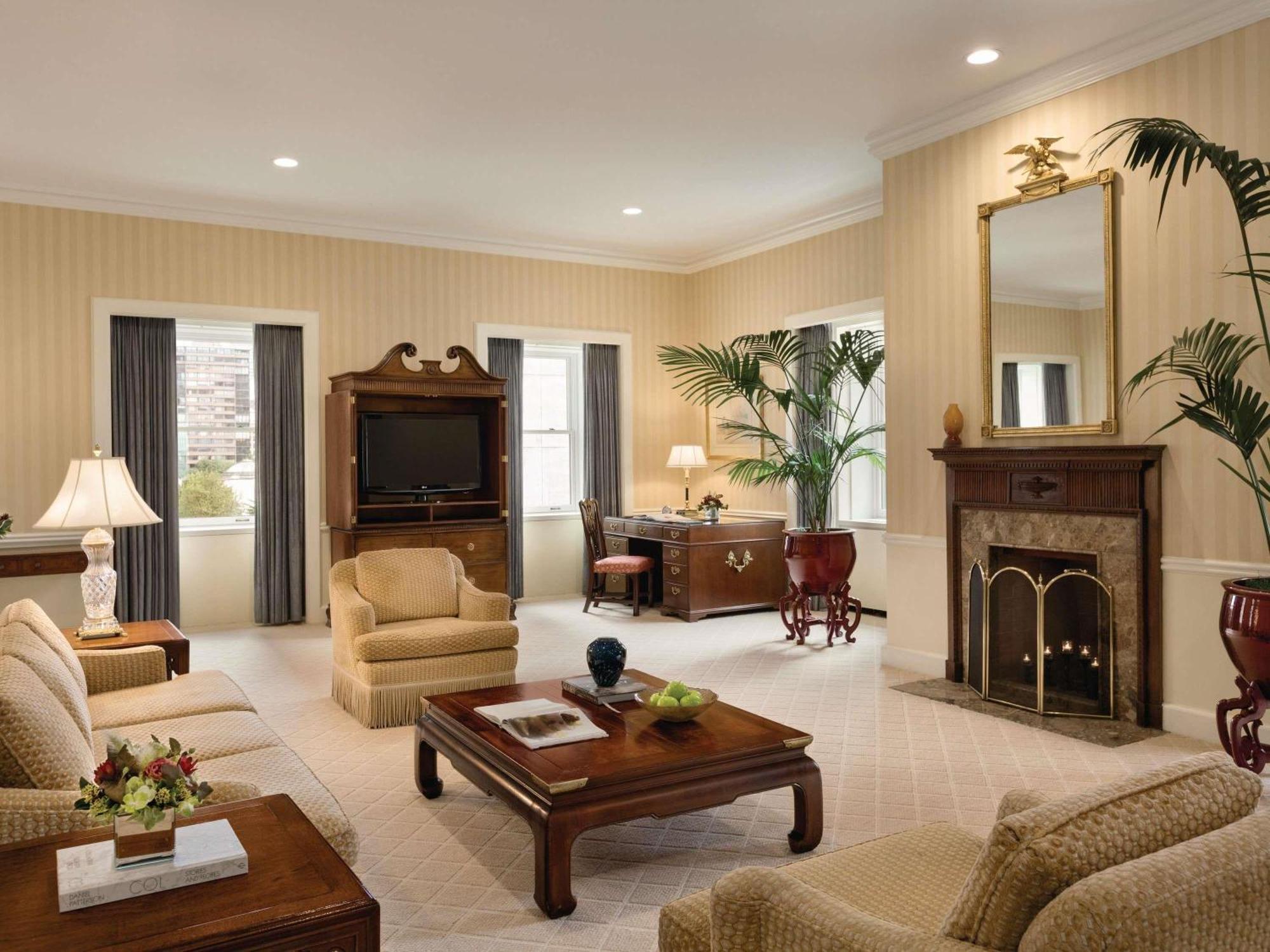Suite Presidencial Cascade con 1 cama extragrande y 2 baños