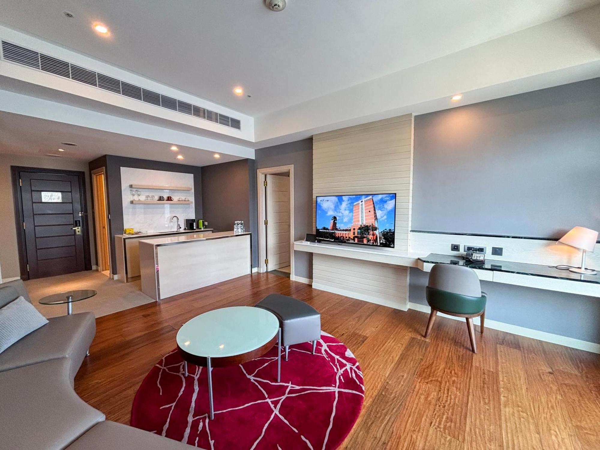 Luxury Suite