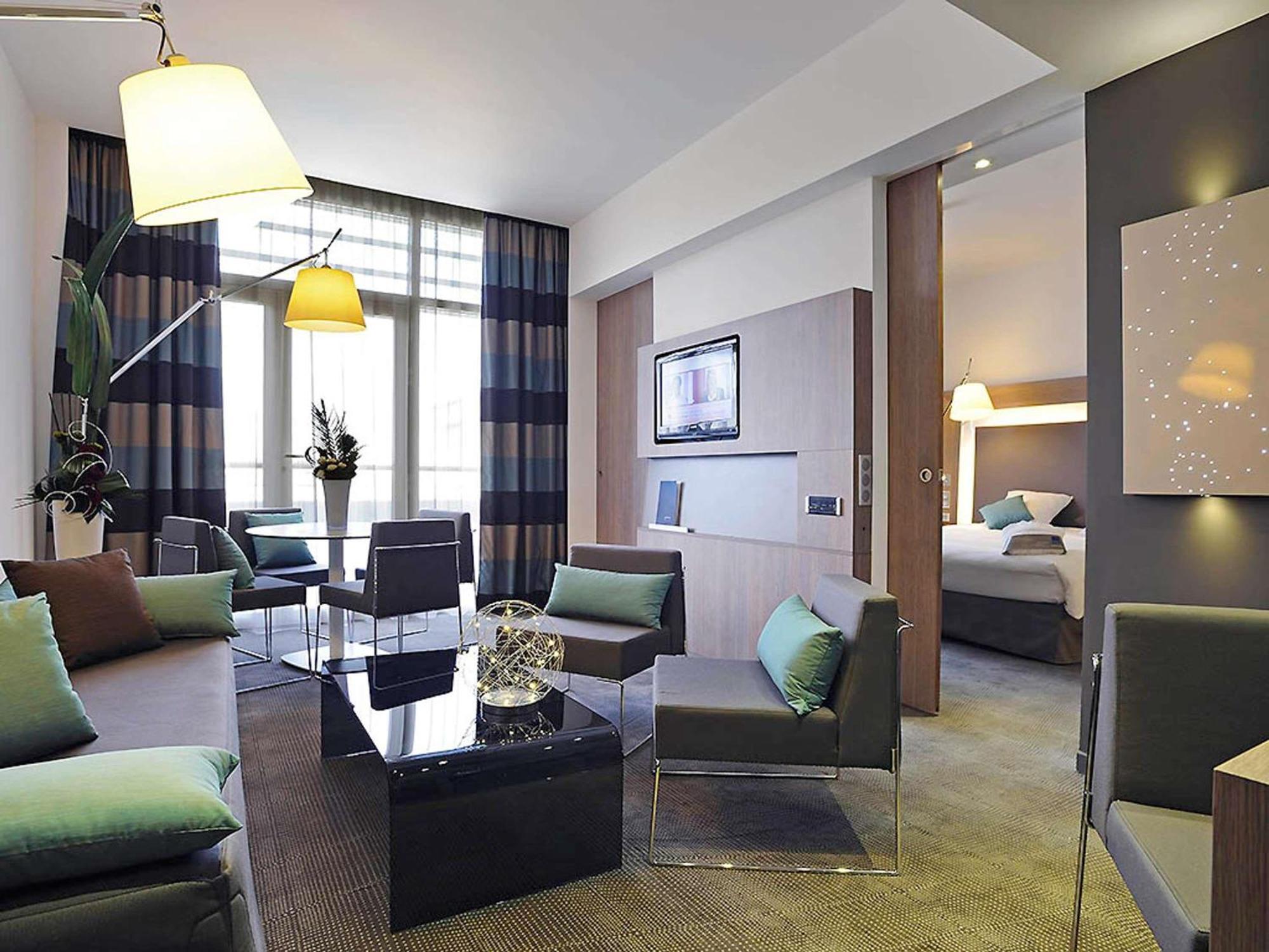 Executive Suite One Double Bed Two Single Beds,1772093257:JPEG
