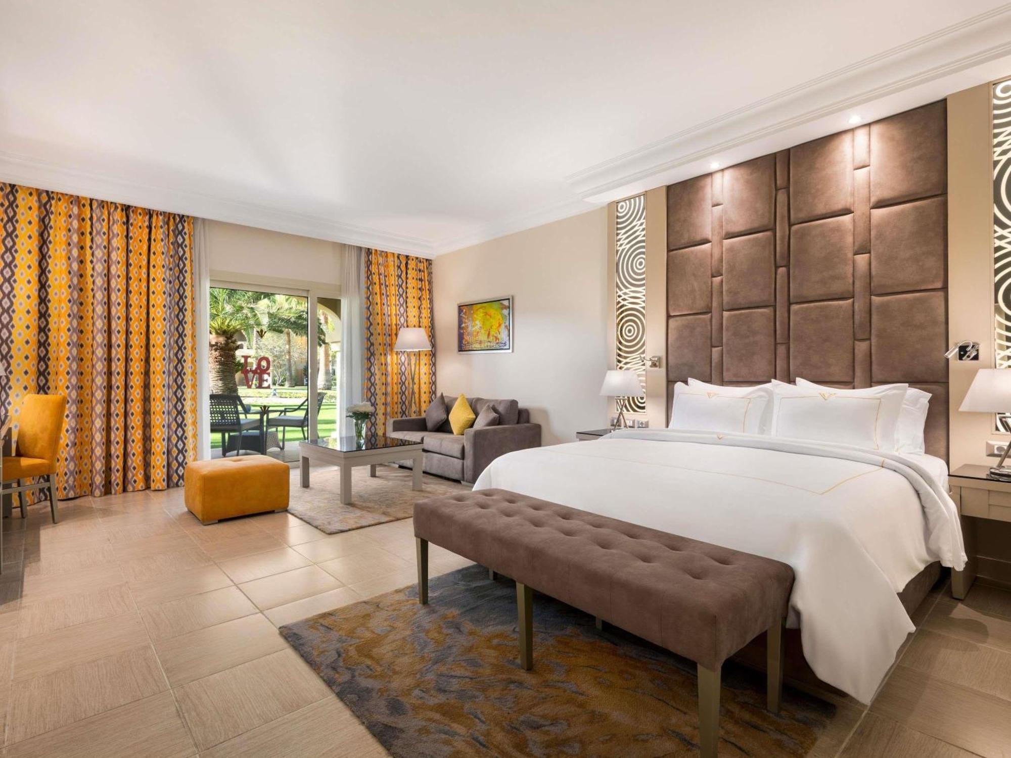 Deluxe Room King Bed
